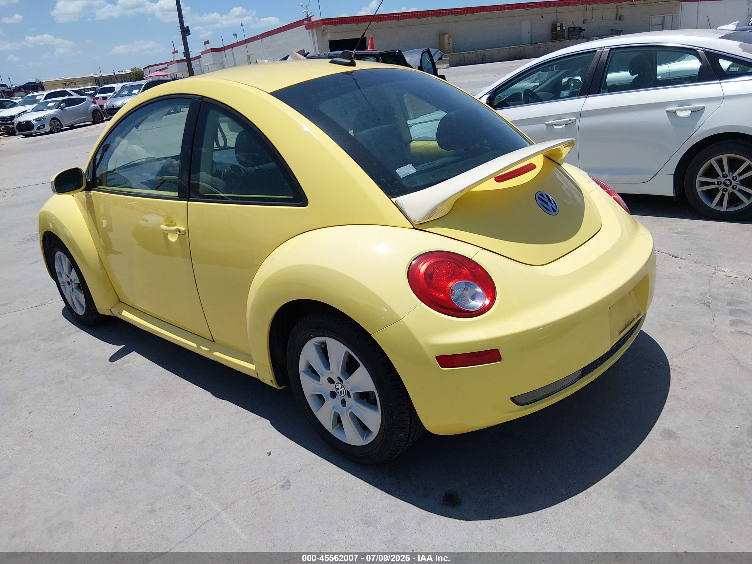 2010 Volkswagen New Beetle 2.5l Yellow vin: 3VWRW3AG3AM021844
