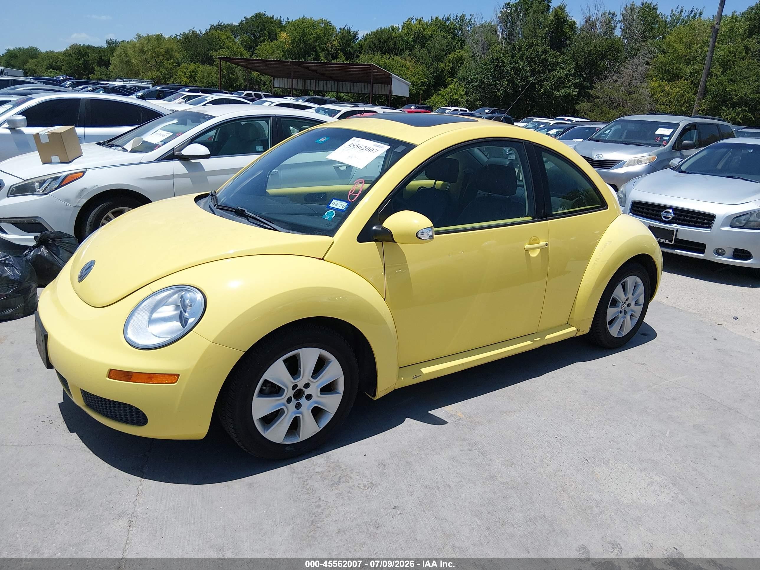 2010 Volkswagen New Beetle 2.5l Yellow vin: 3VWRW3AG3AM021844