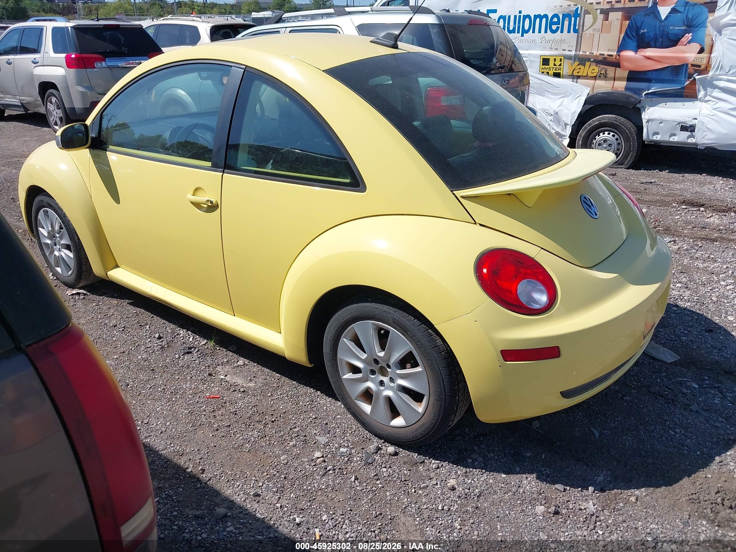 2010 Volkswagen New Beetle 2.5l Желтый vin: 3VWRW3AG7AM012502