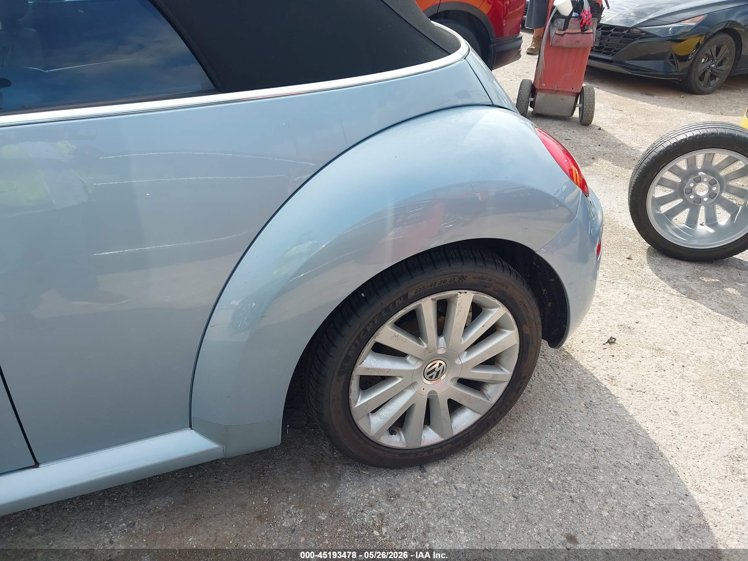2010 Volkswagen New Beetle 2.5l Light Blue vin: 3VWRW3AL0AM005890