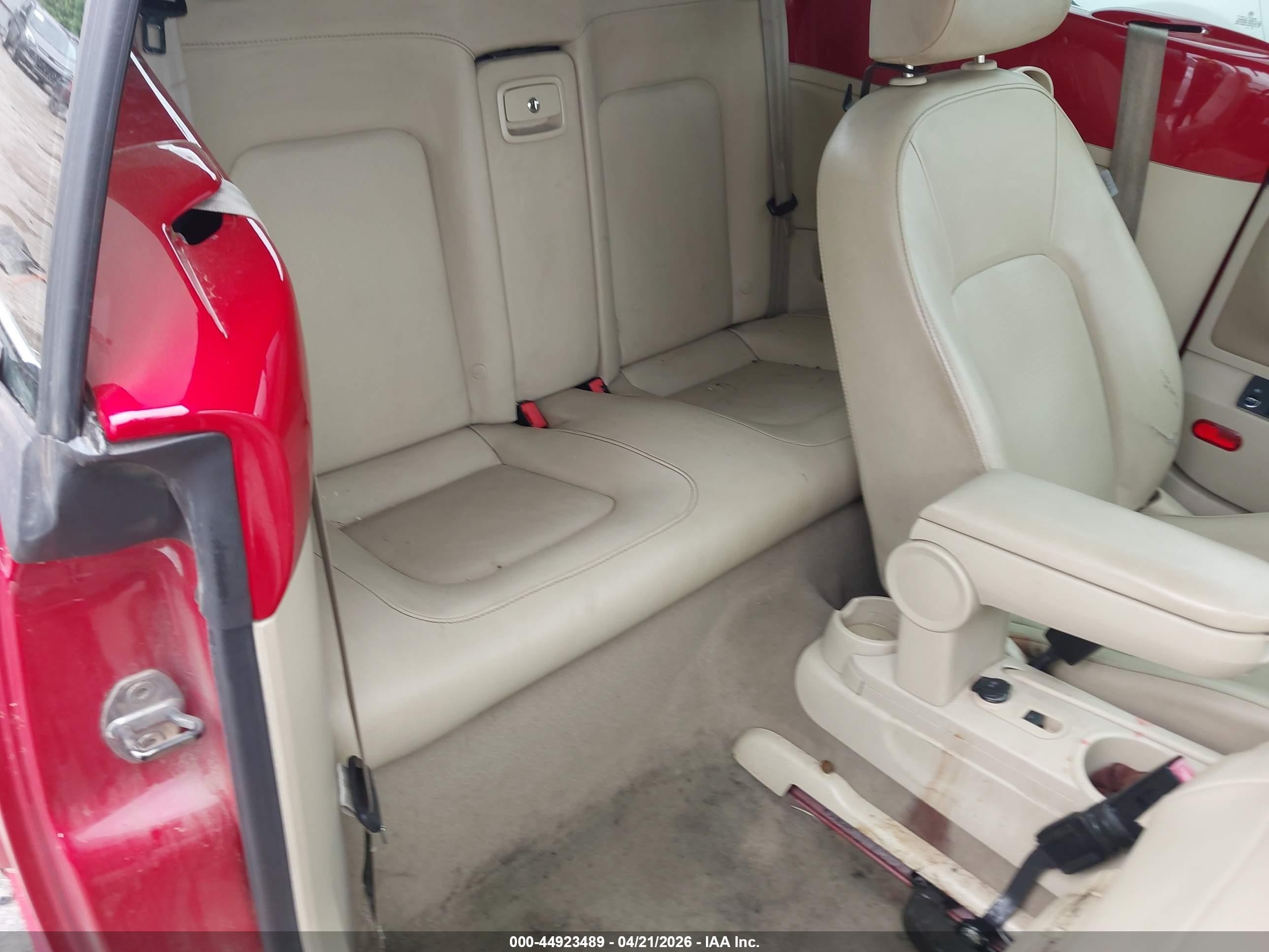 2010 Volkswagen New Beetle 2.5l Red vin: 3VWRW3AL1AM002786