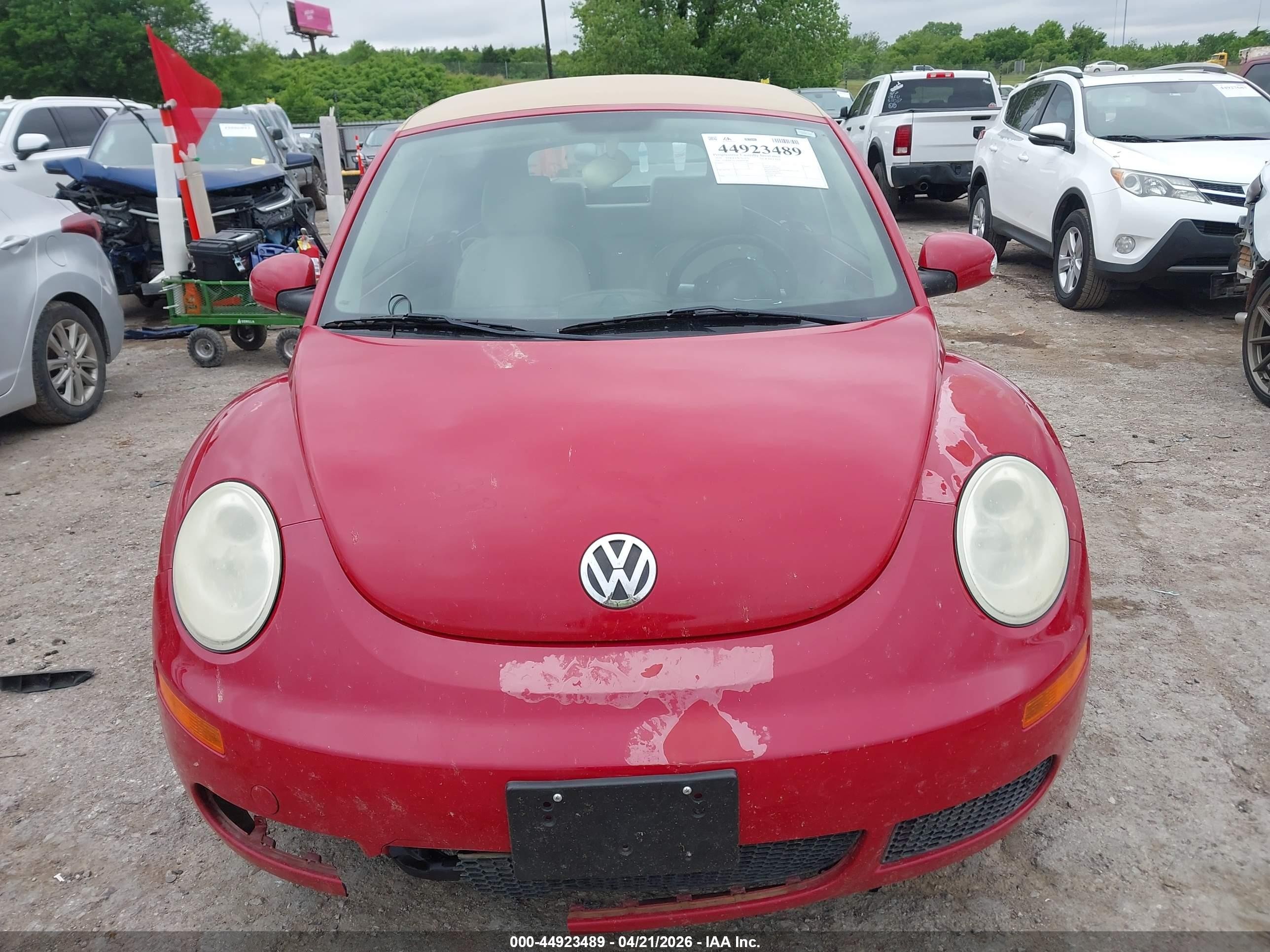 2010 Volkswagen New Beetle 2.5l Red vin: 3VWRW3AL1AM002786