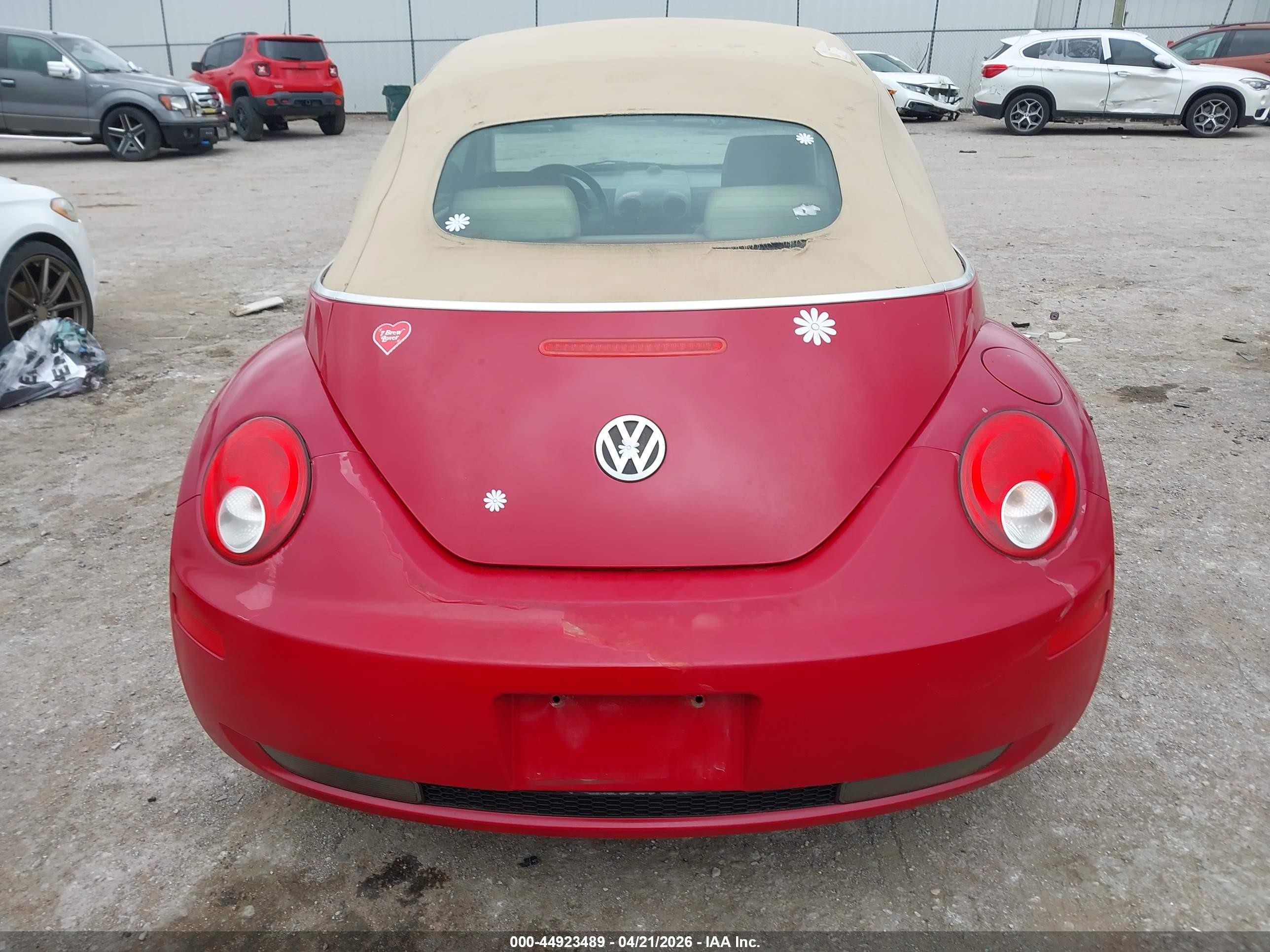 2010 Volkswagen New Beetle 2.5l Red vin: 3VWRW3AL1AM002786