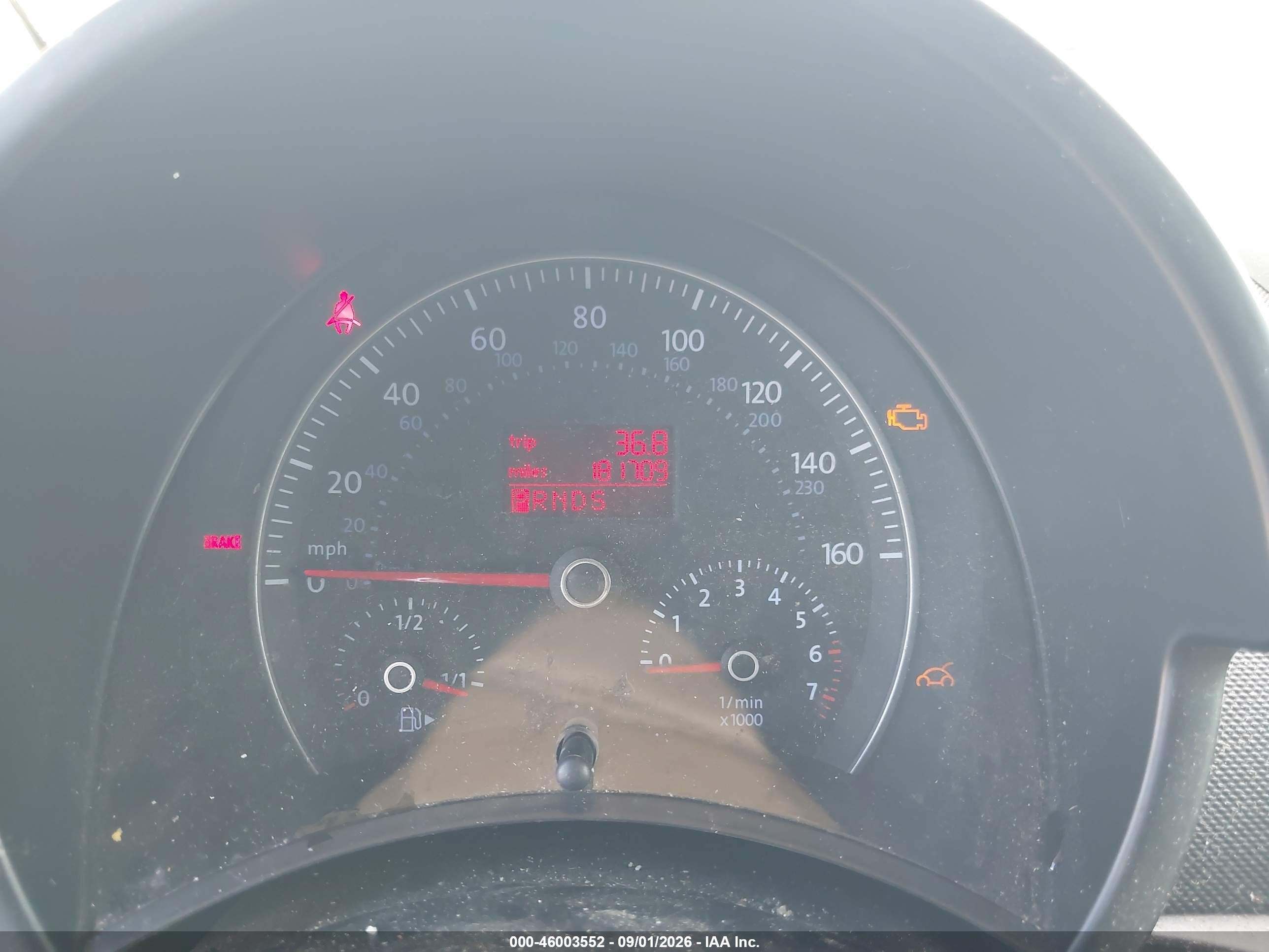 2010 Volkswagen New Beetle 2.5l Белый vin: 3VWRW3AL2AM010153