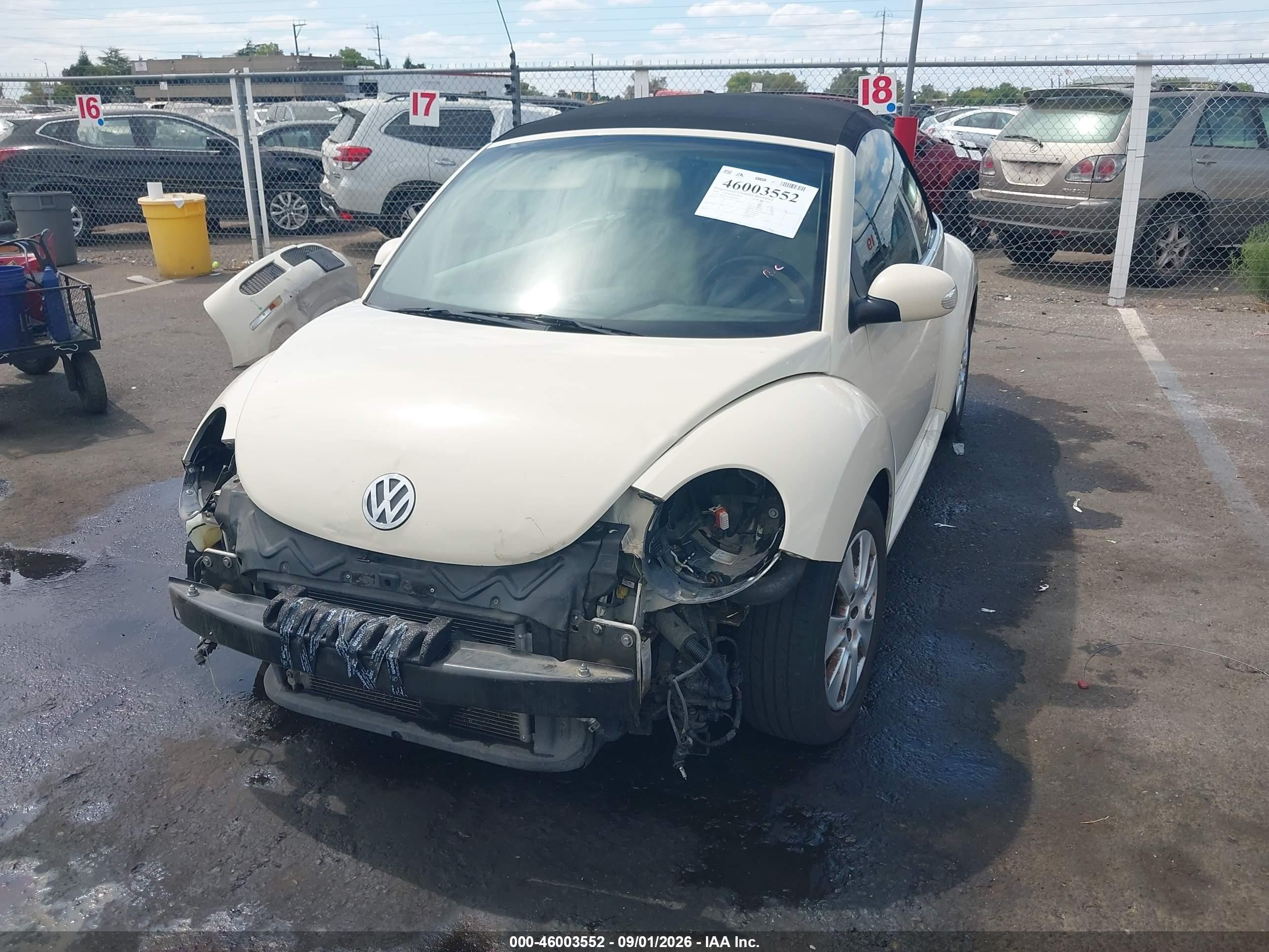 2010 Volkswagen New Beetle 2.5l Белый vin: 3VWRW3AL2AM010153