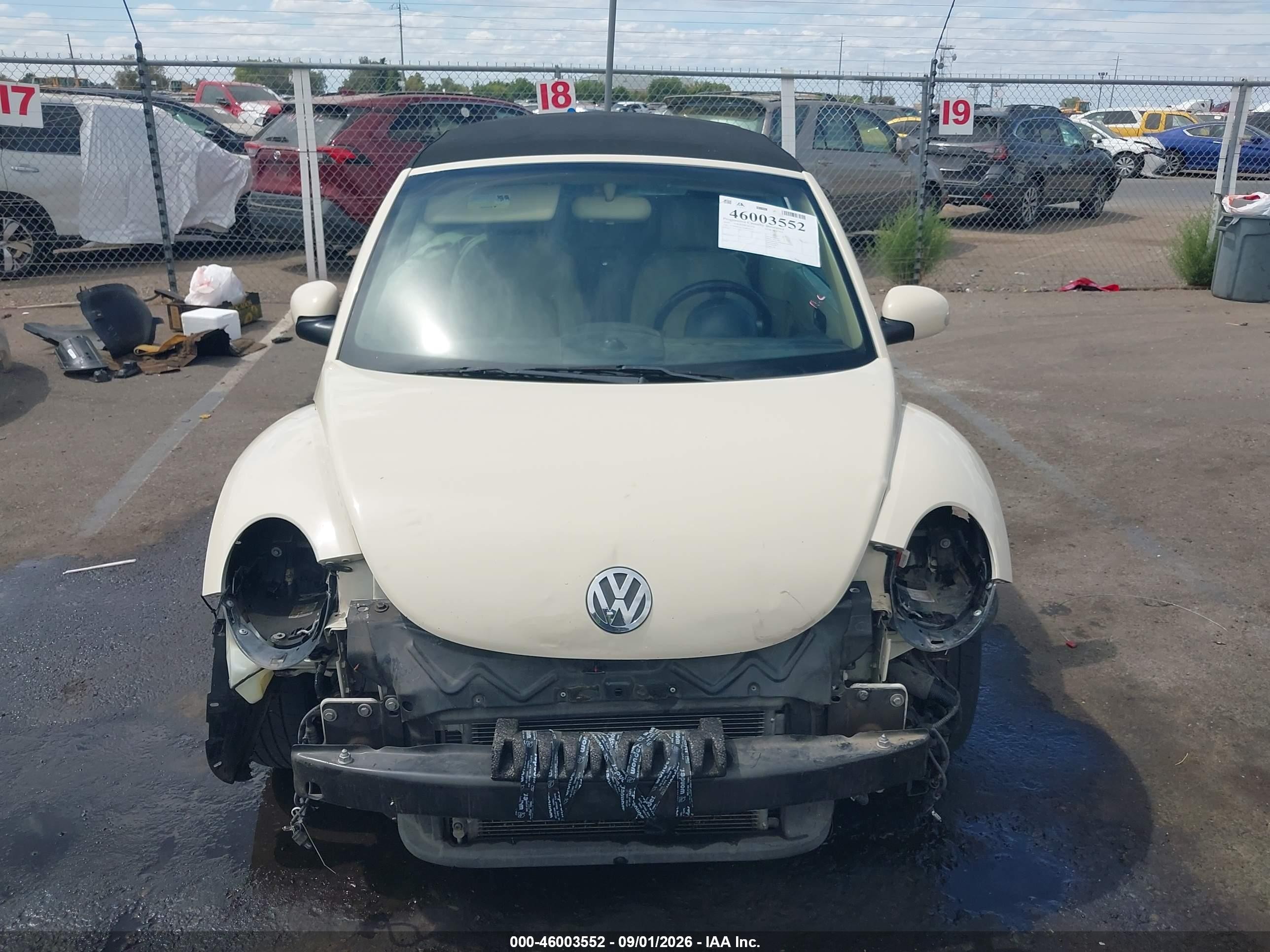 2010 Volkswagen New Beetle 2.5l Белый vin: 3VWRW3AL2AM010153