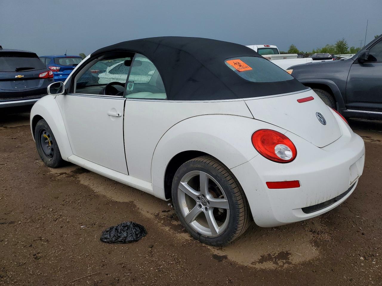 2010 Volkswagen New Beetle White vin: 3VWRW3AL6AM003349