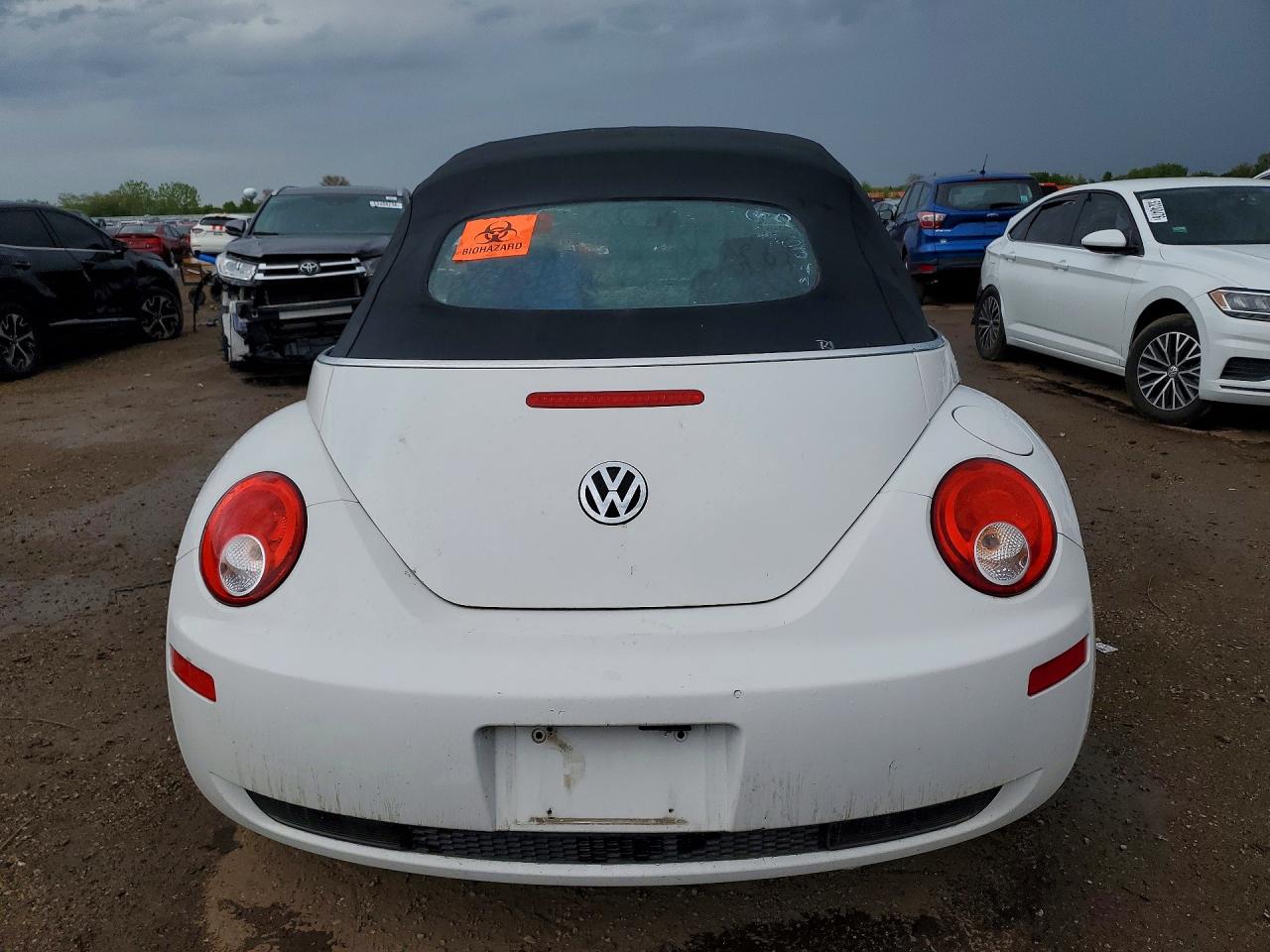 2010 Volkswagen New Beetle White vin: 3VWRW3AL6AM003349
