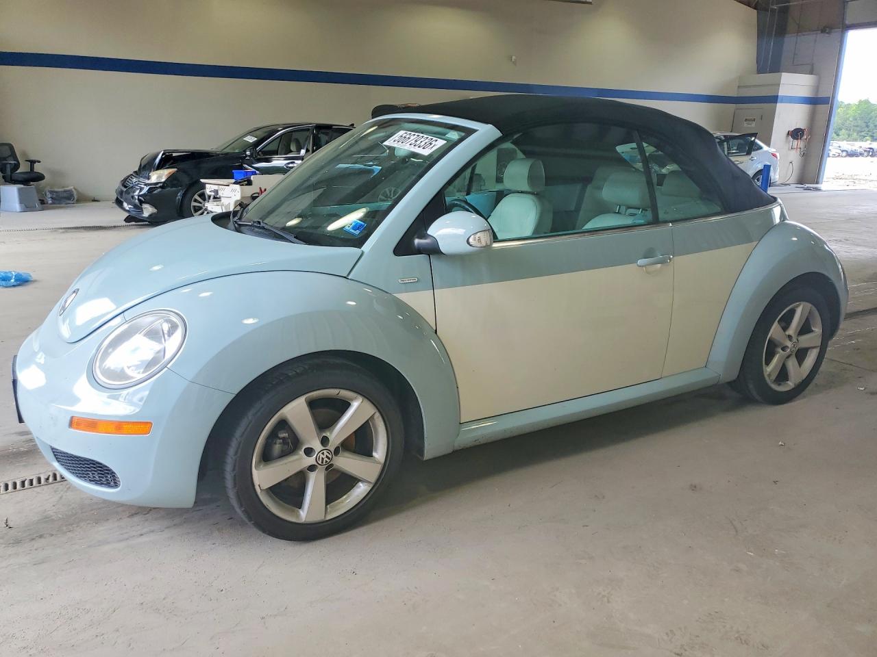 2010 Volkswagen New Beetle Two Tone vin: 3VWRW3AL9AM004933