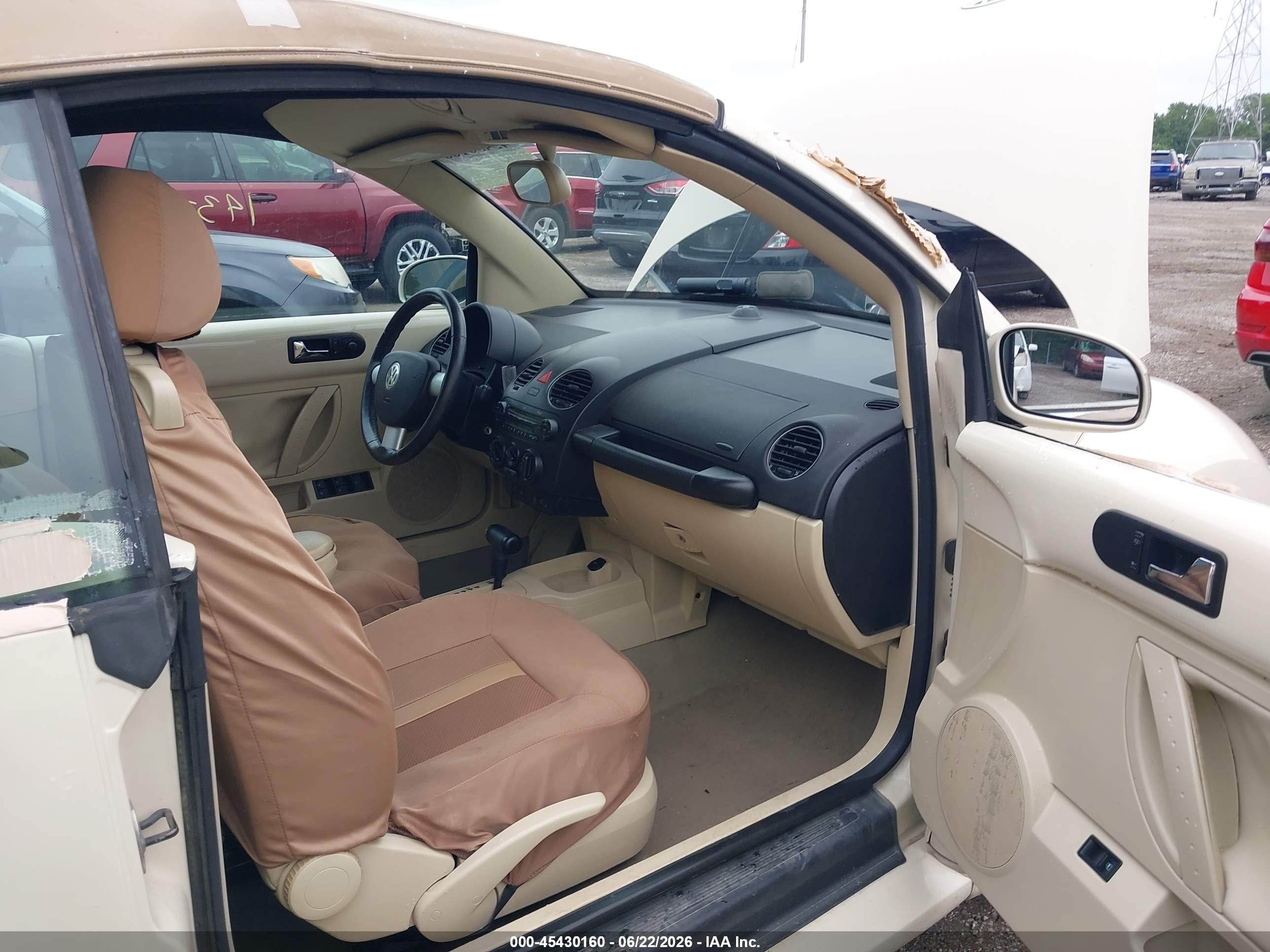 2010 Volkswagen New Beetle 2.5l Cream vin: 3VWRW3AL9AM006763