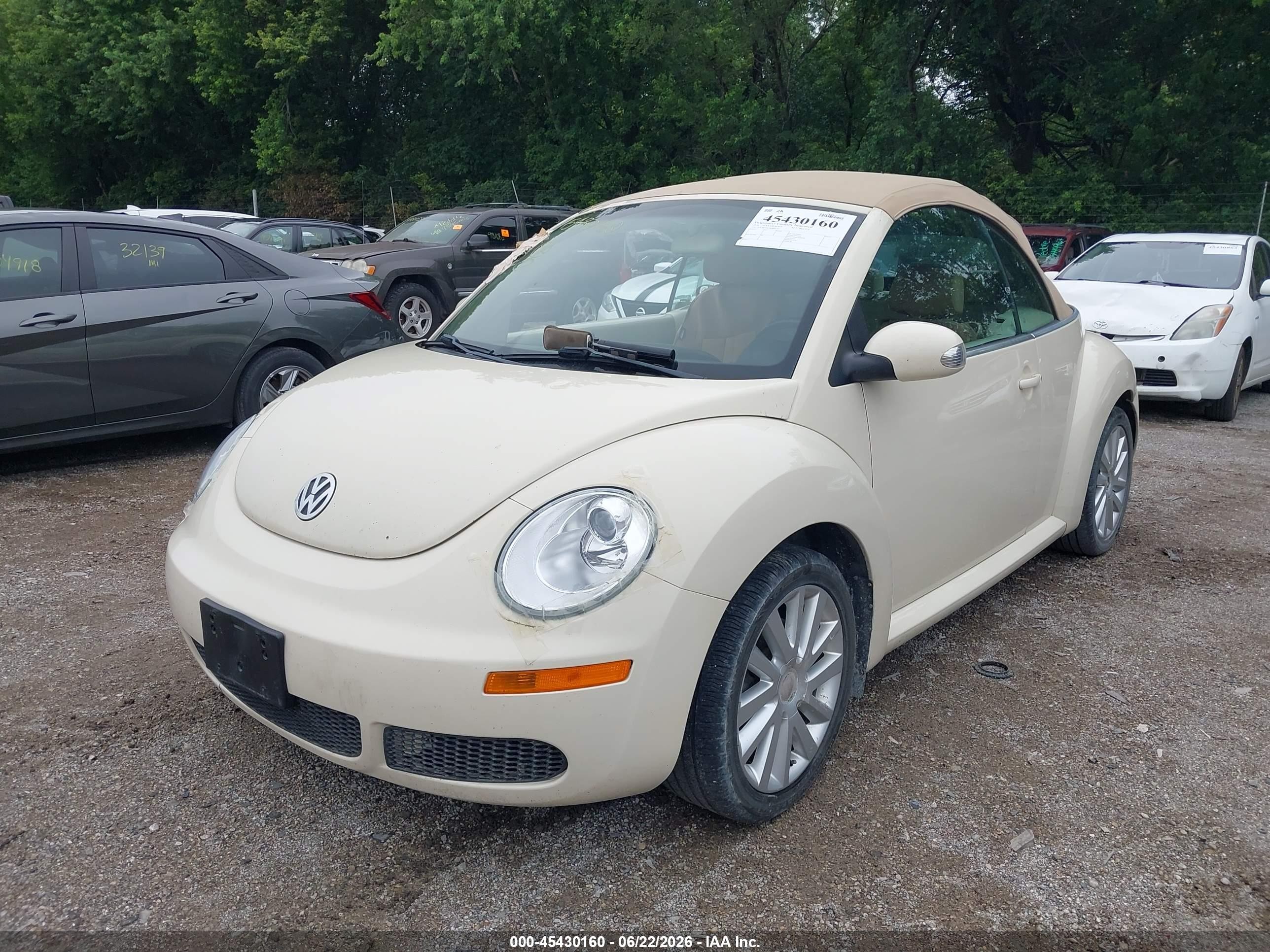 2010 Volkswagen New Beetle 2.5l Cream vin: 3VWRW3AL9AM006763