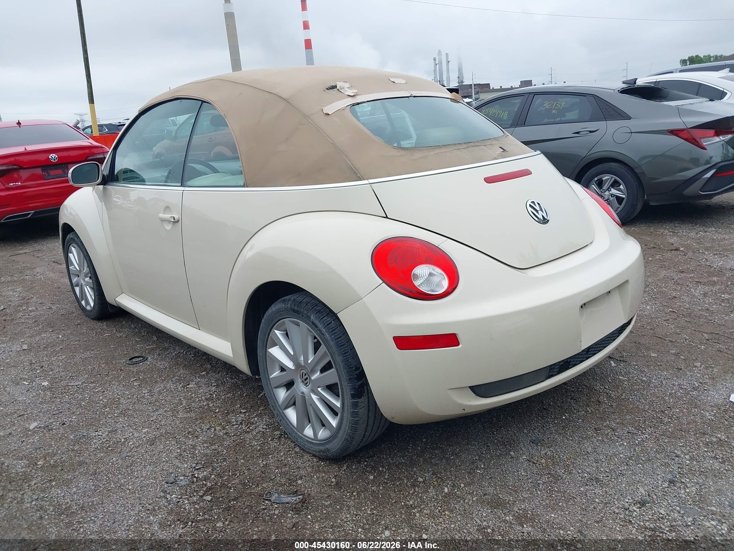 2010 Volkswagen New Beetle 2.5l Cream vin: 3VWRW3AL9AM006763