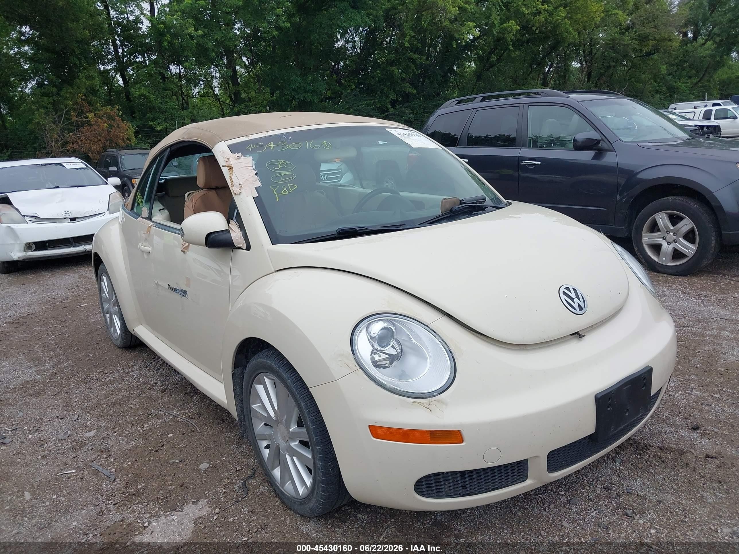 2010 Volkswagen New Beetle 2.5l Cream vin: 3VWRW3AL9AM006763