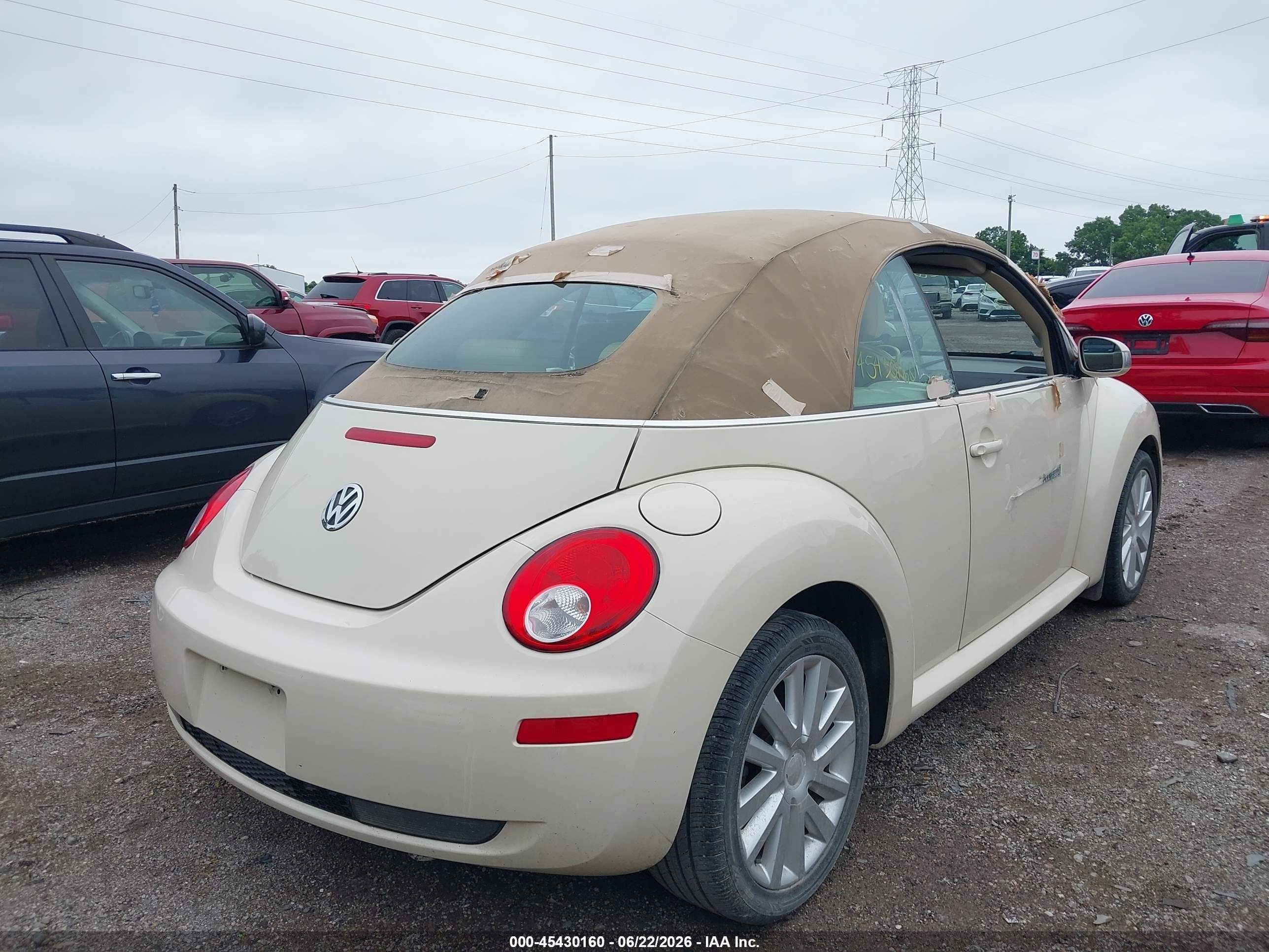 2010 Volkswagen New Beetle 2.5l Cream vin: 3VWRW3AL9AM006763