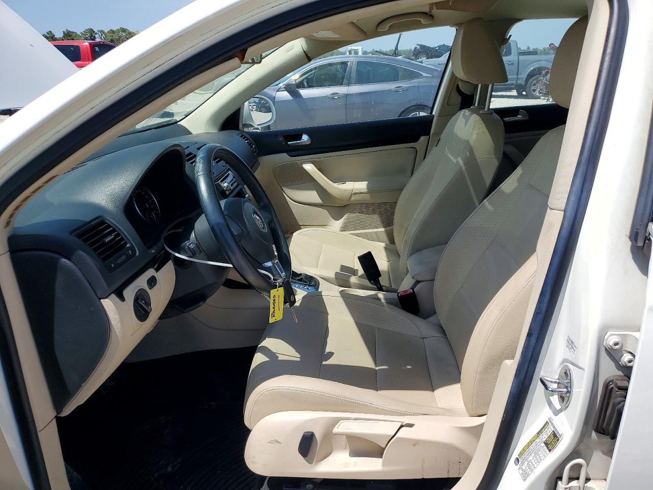 2010 Volkswagen Jetta Se White vin: 3VWRX7AJ0AM046040