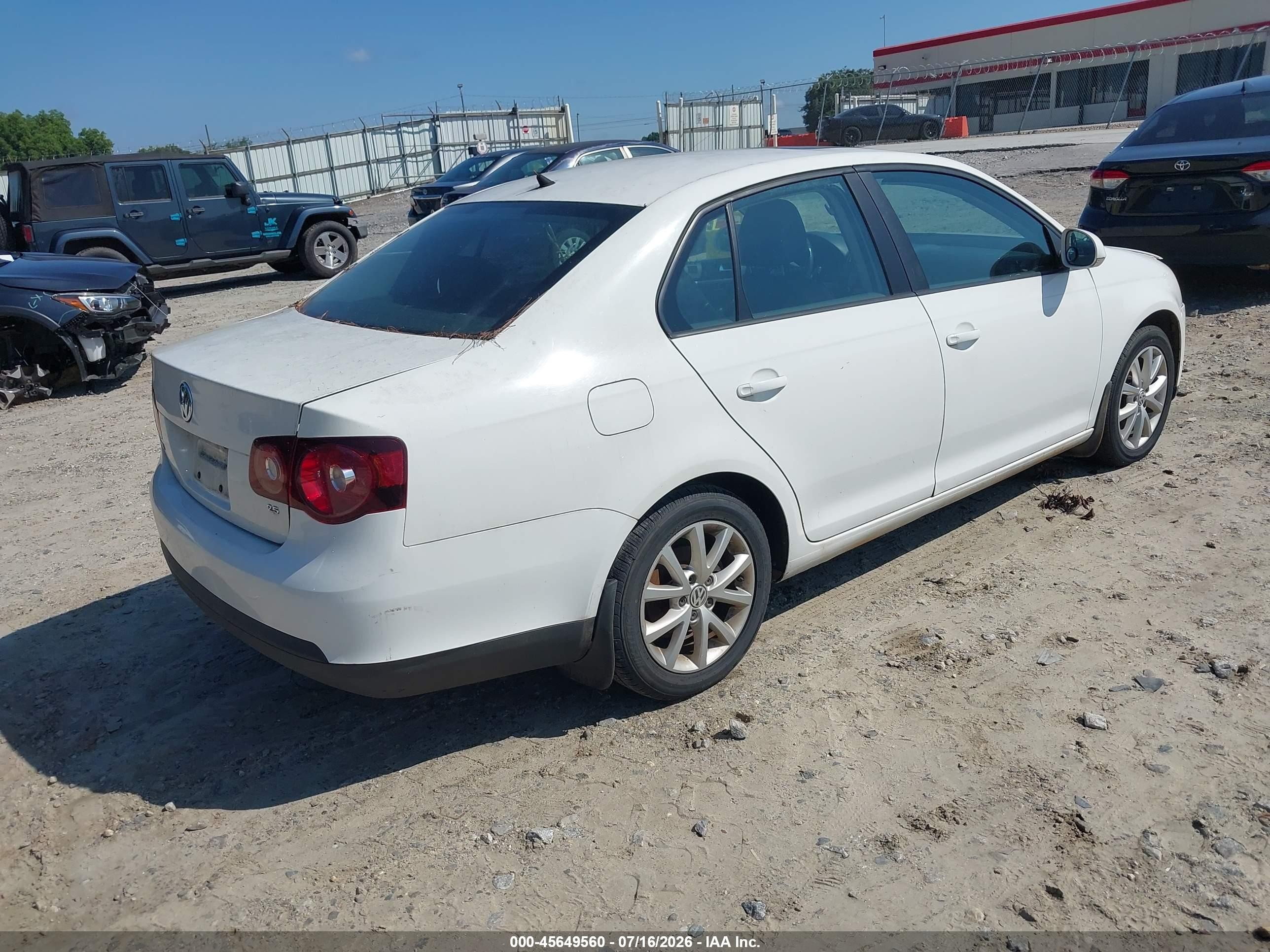 2010 Volkswagen Jetta Limited Edition White vin: 3VWRX7AJ1AM129492