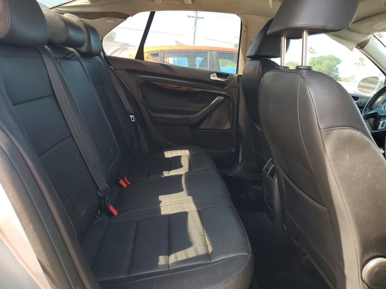 2010 Volkswagen Jetta Se Silver vin: 3VWRX7AJ2AM063339