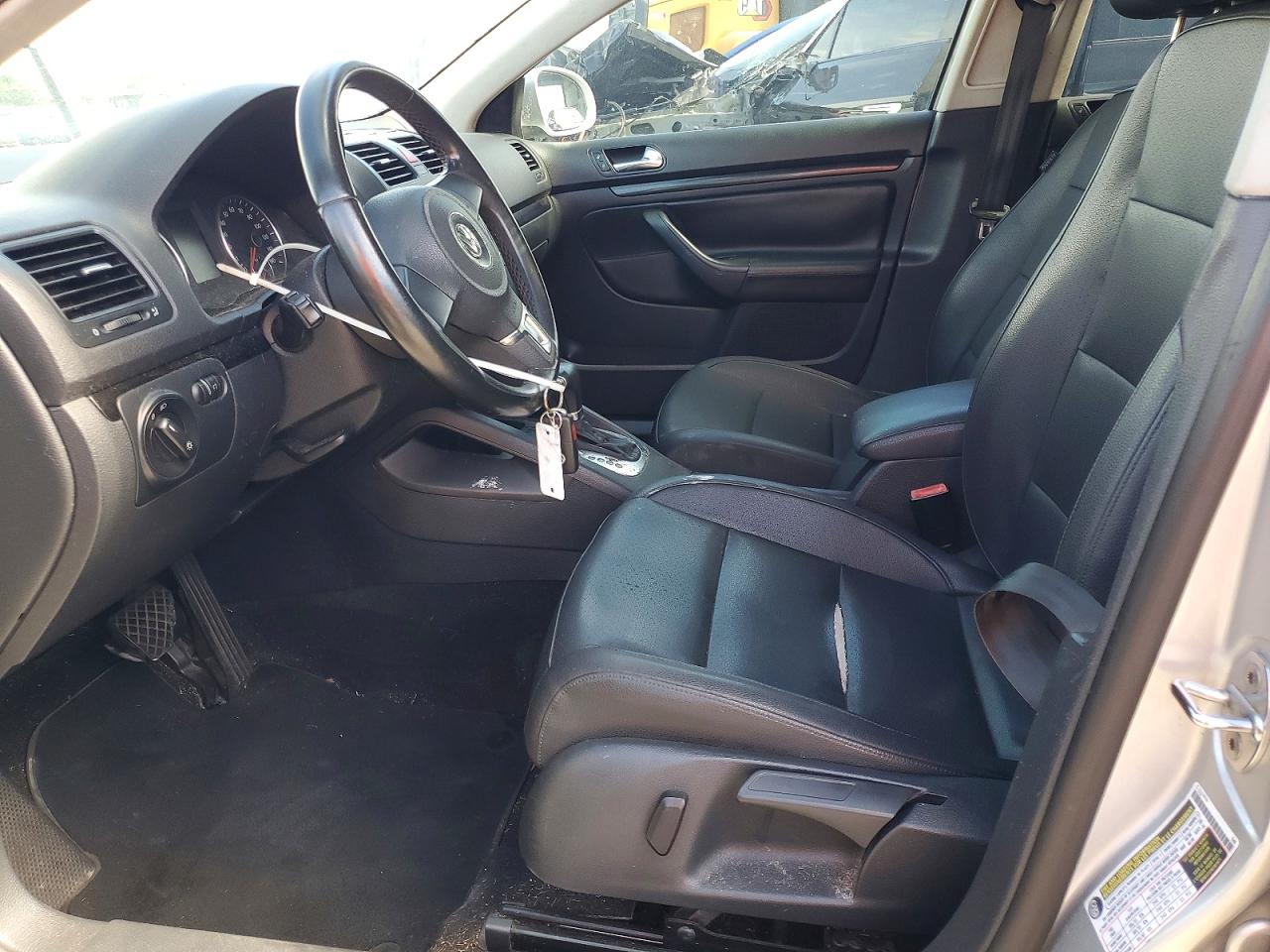 2010 Volkswagen Jetta Se Silver vin: 3VWRX7AJ2AM063339