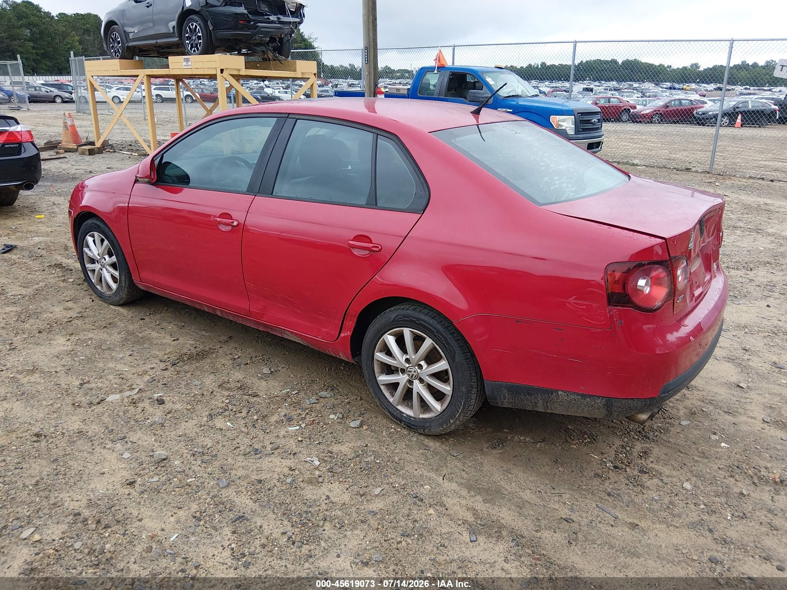 2010 Volkswagen Jetta Limited Edition Red vin: 3VWRX7AJ2AM149900
