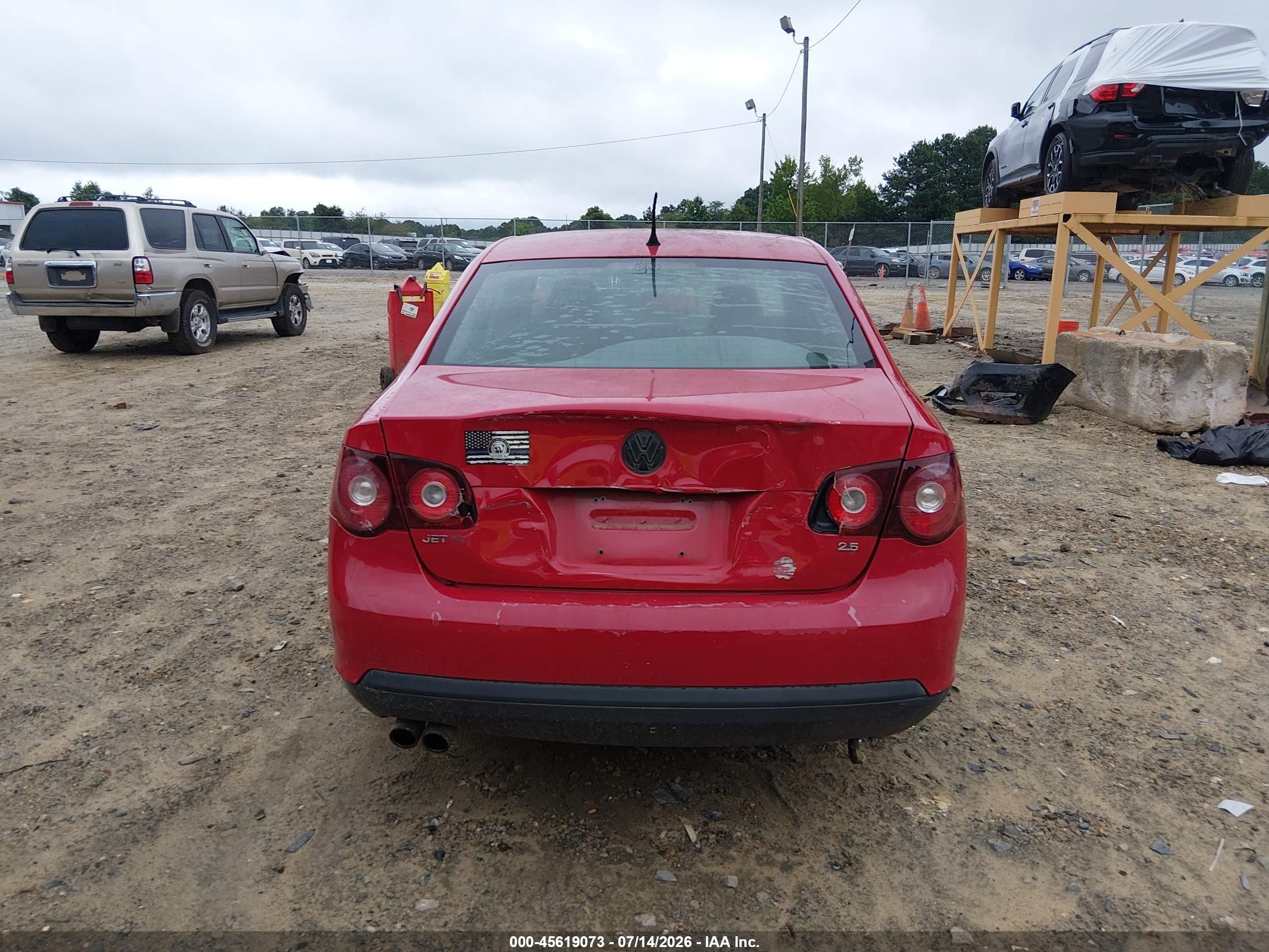 2010 Volkswagen Jetta Limited Edition Red vin: 3VWRX7AJ2AM149900