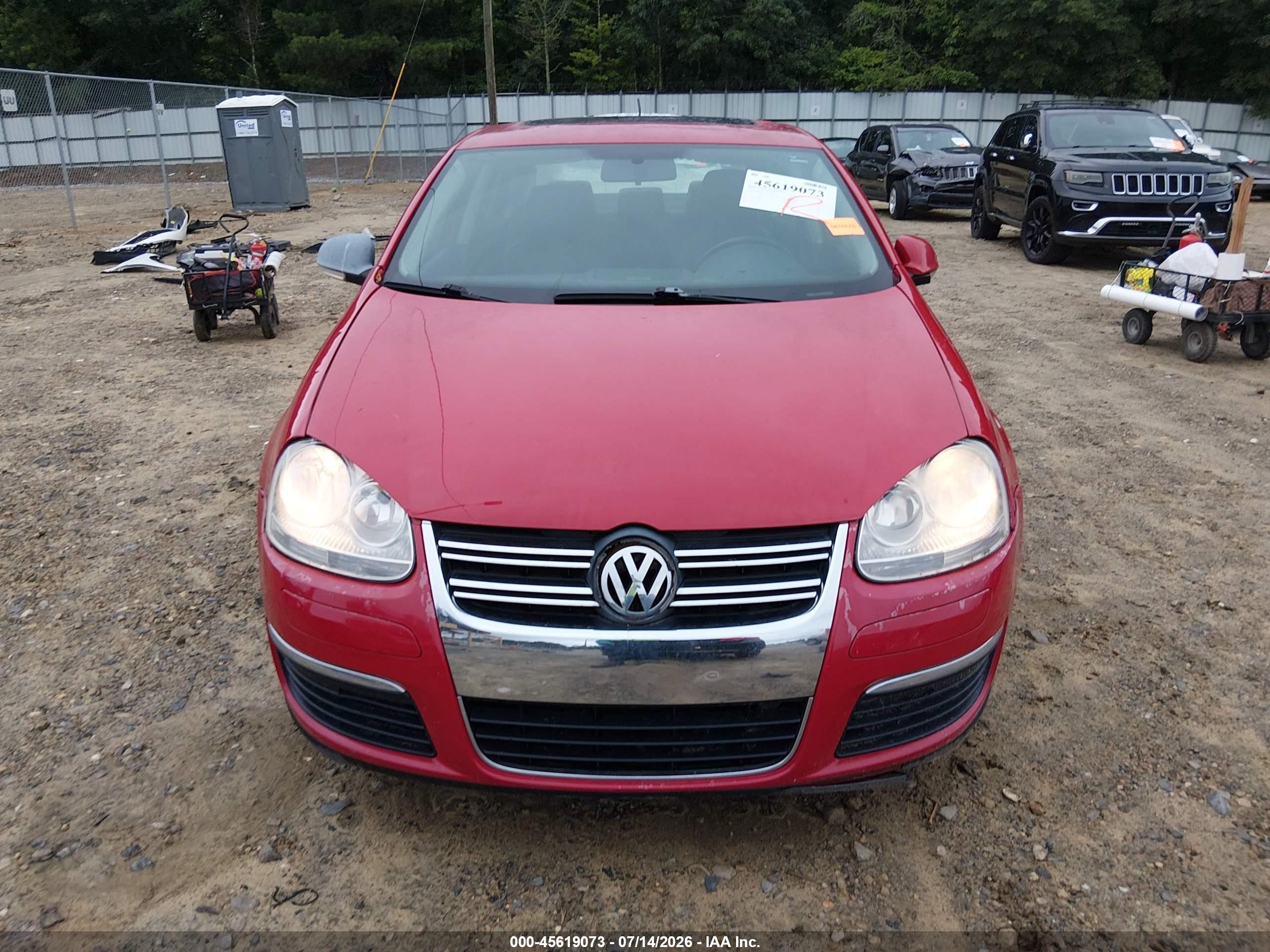 2010 Volkswagen Jetta Limited Edition Red vin: 3VWRX7AJ2AM149900