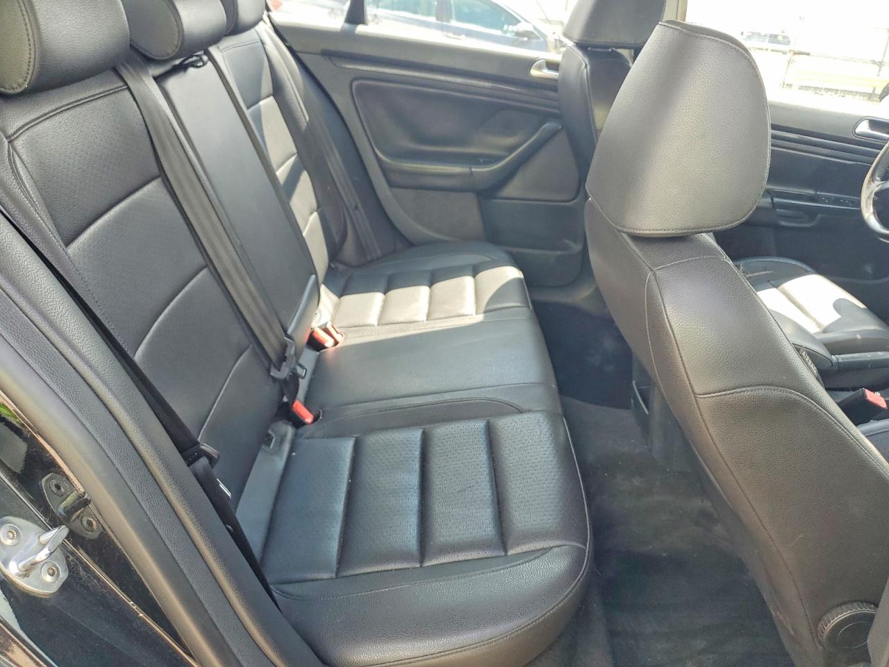 2010 Volkswagen Jetta Se Black vin: 3VWRX7AJ3AM065679