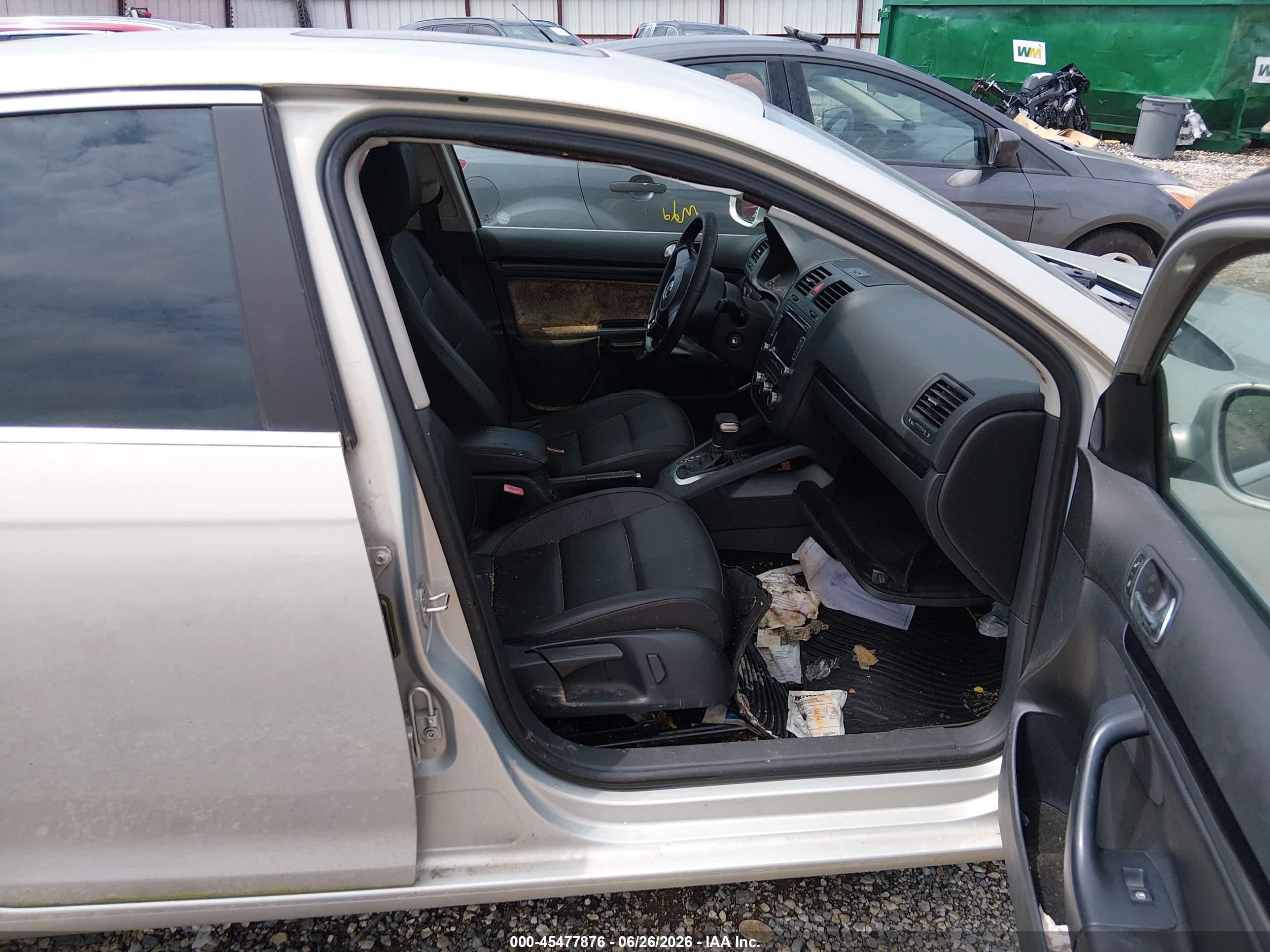 2010 Volkswagen Jetta Se Silver vin: 3VWRX7AJ4AM066162