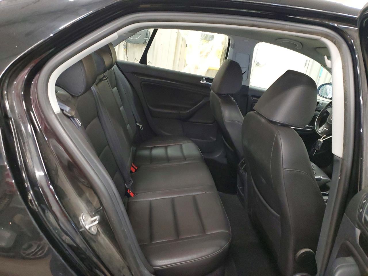 2010 Volkswagen Jetta Se Black vin: 3VWRX7AJ6AM041537