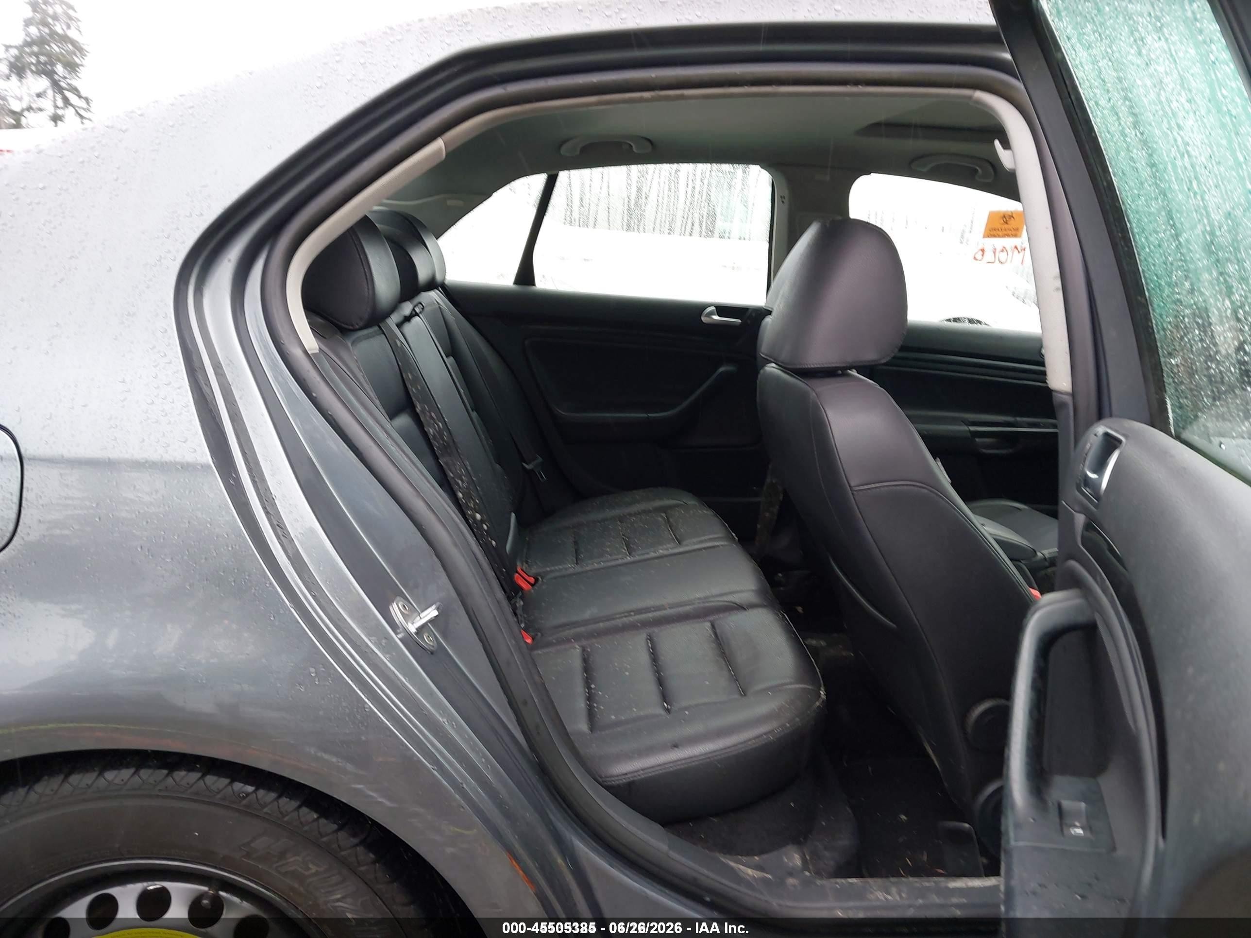 2010 Volkswagen Jetta Se Gray vin: 3VWRX7AJ6AM059200