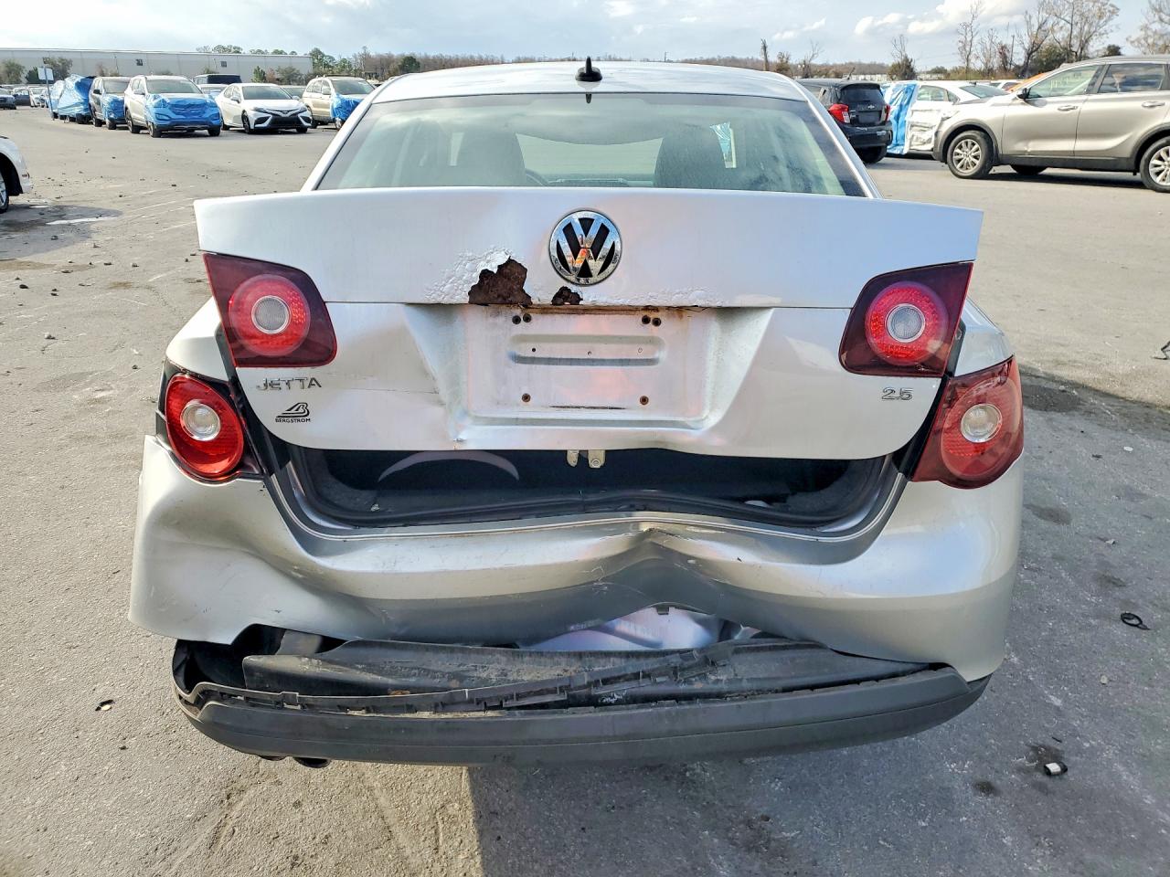 2010 Volkswagen Jetta Серебряный vin: 3VWRX7AJ8AM059389