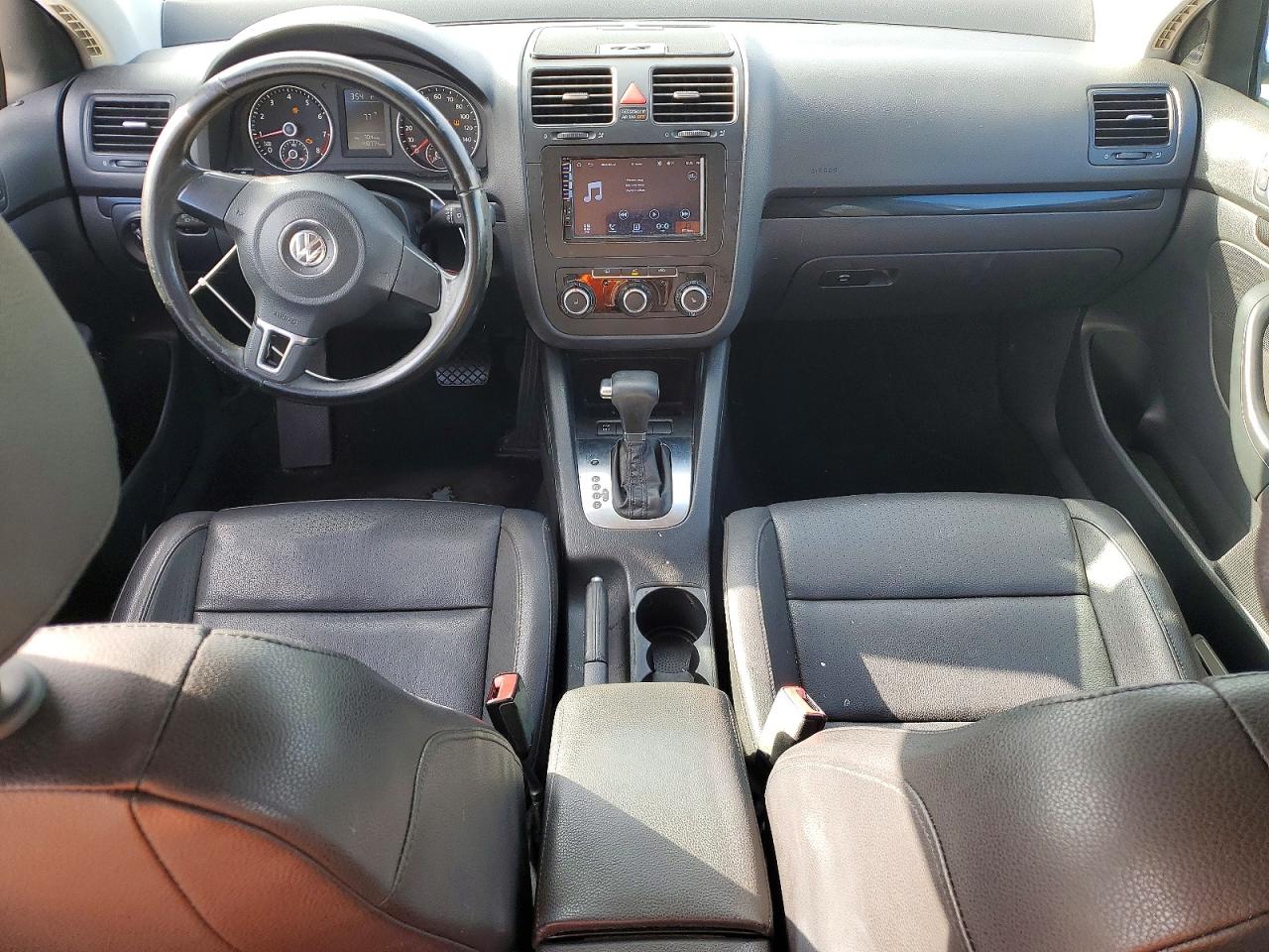 2010 Volkswagen Jetta Серебряный vin: 3VWRX7AJ8AM059389
