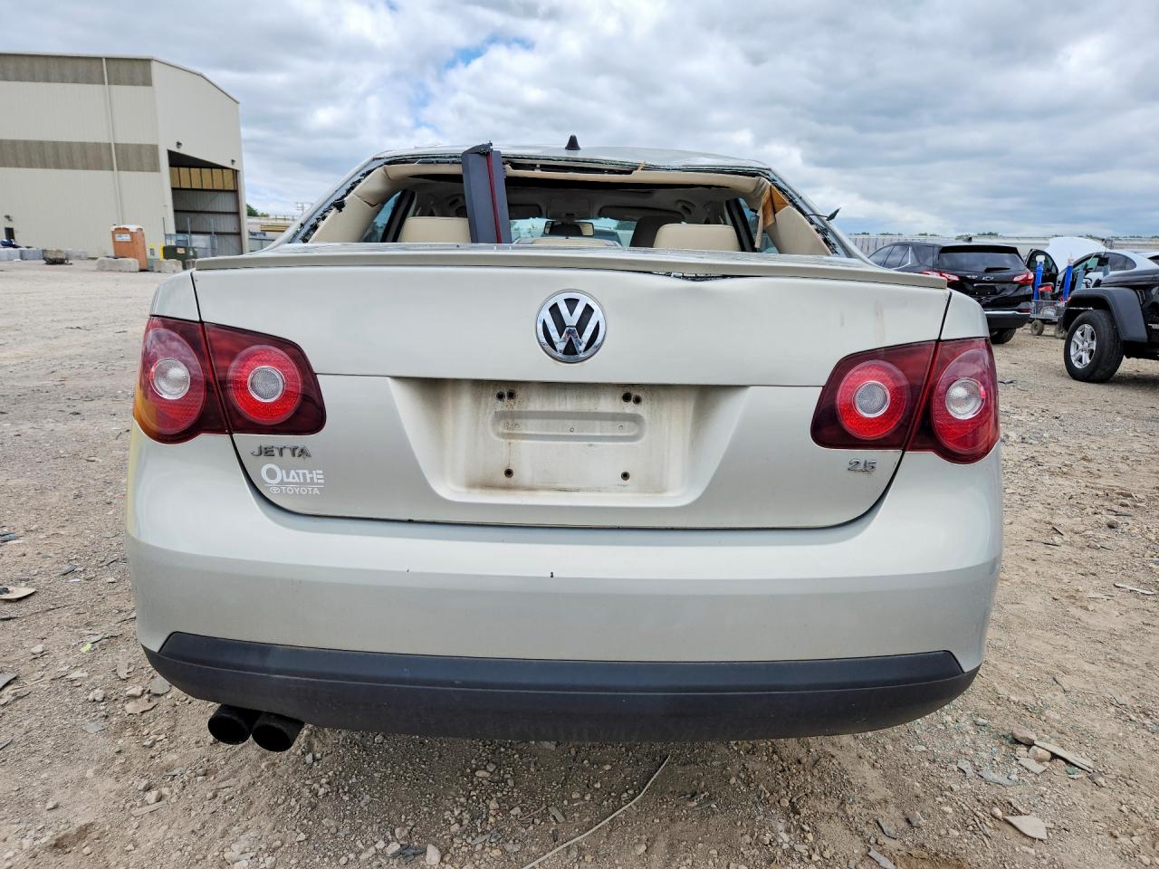 2010 Volkswagen Jetta Se Silver vin: 3VWRX7AJ8AM117548