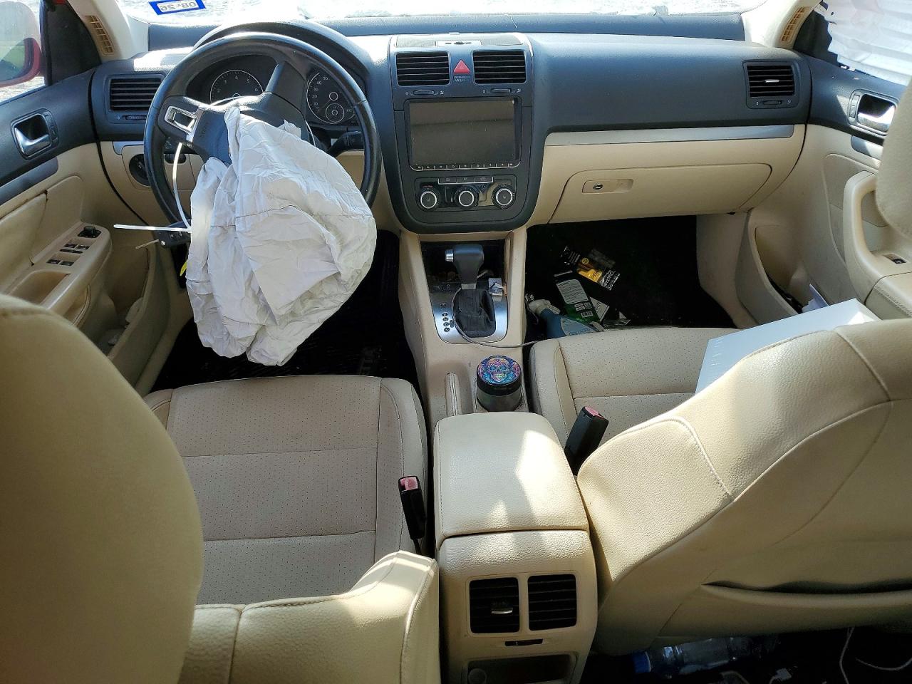 2010 Volkswagen Jetta Se Red vin: 3VWRX7AJXAM154813