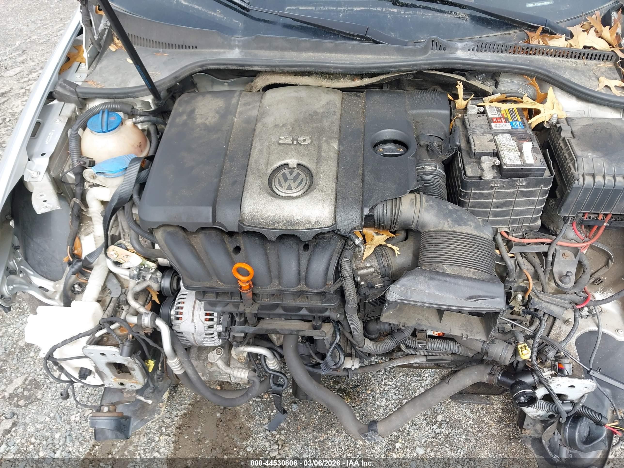 2008 Volkswagen Jetta Se Серебряный vin: 3VWRZ71K08M090312