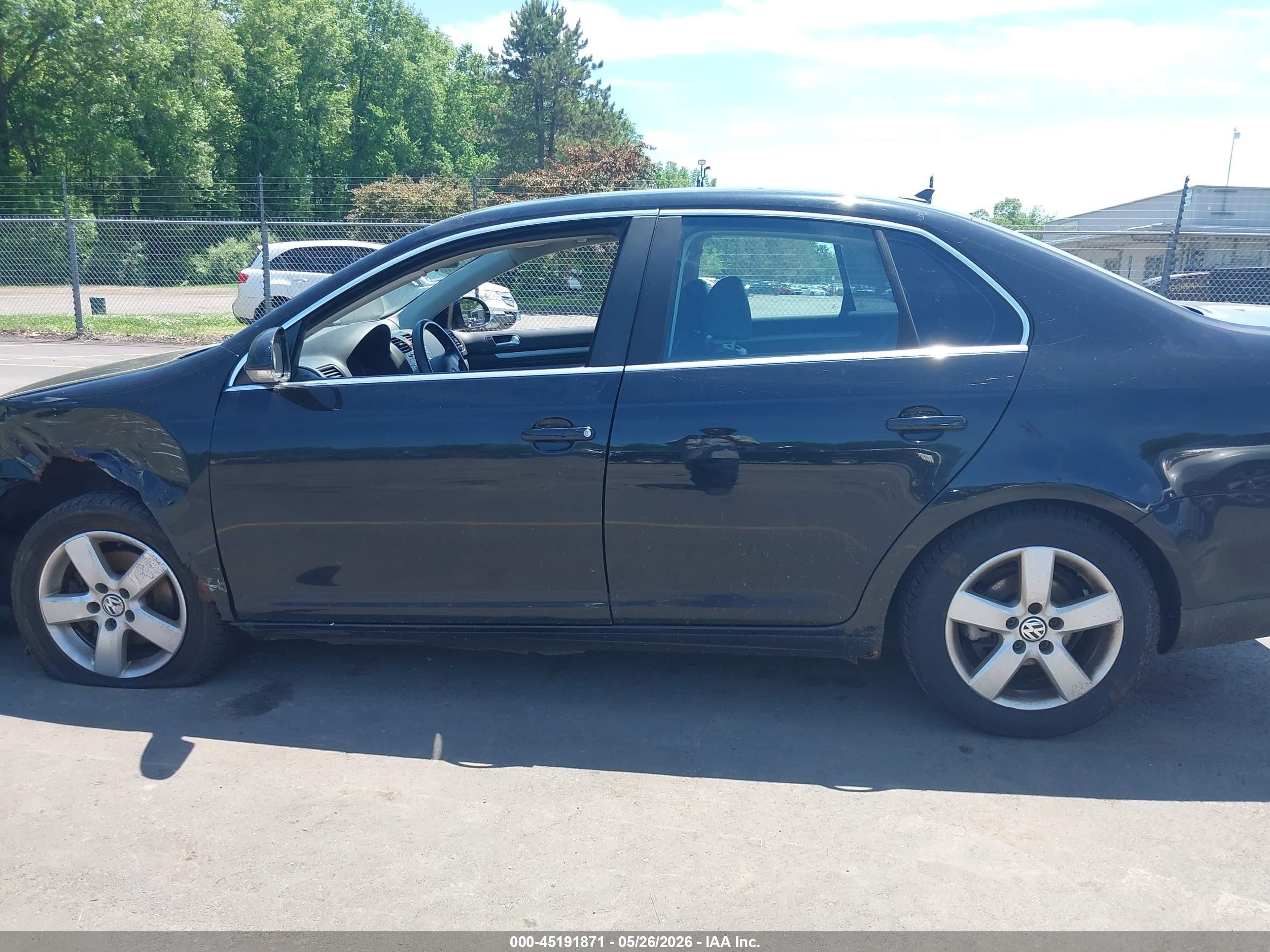 2008 Volkswagen Jetta Se Черный vin: 3VWRZ71K28M102413