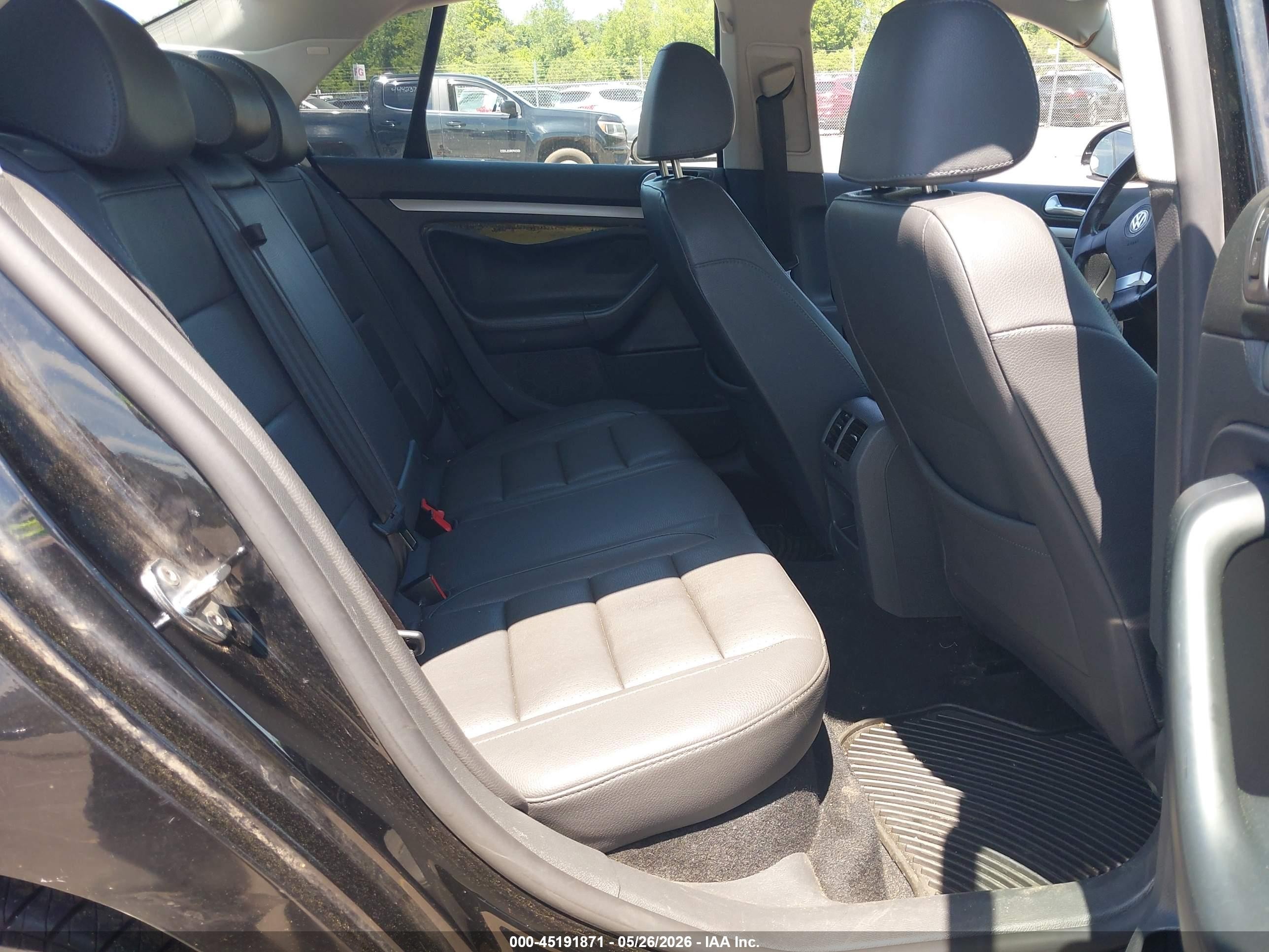 2008 Volkswagen Jetta Se Черный vin: 3VWRZ71K28M102413
