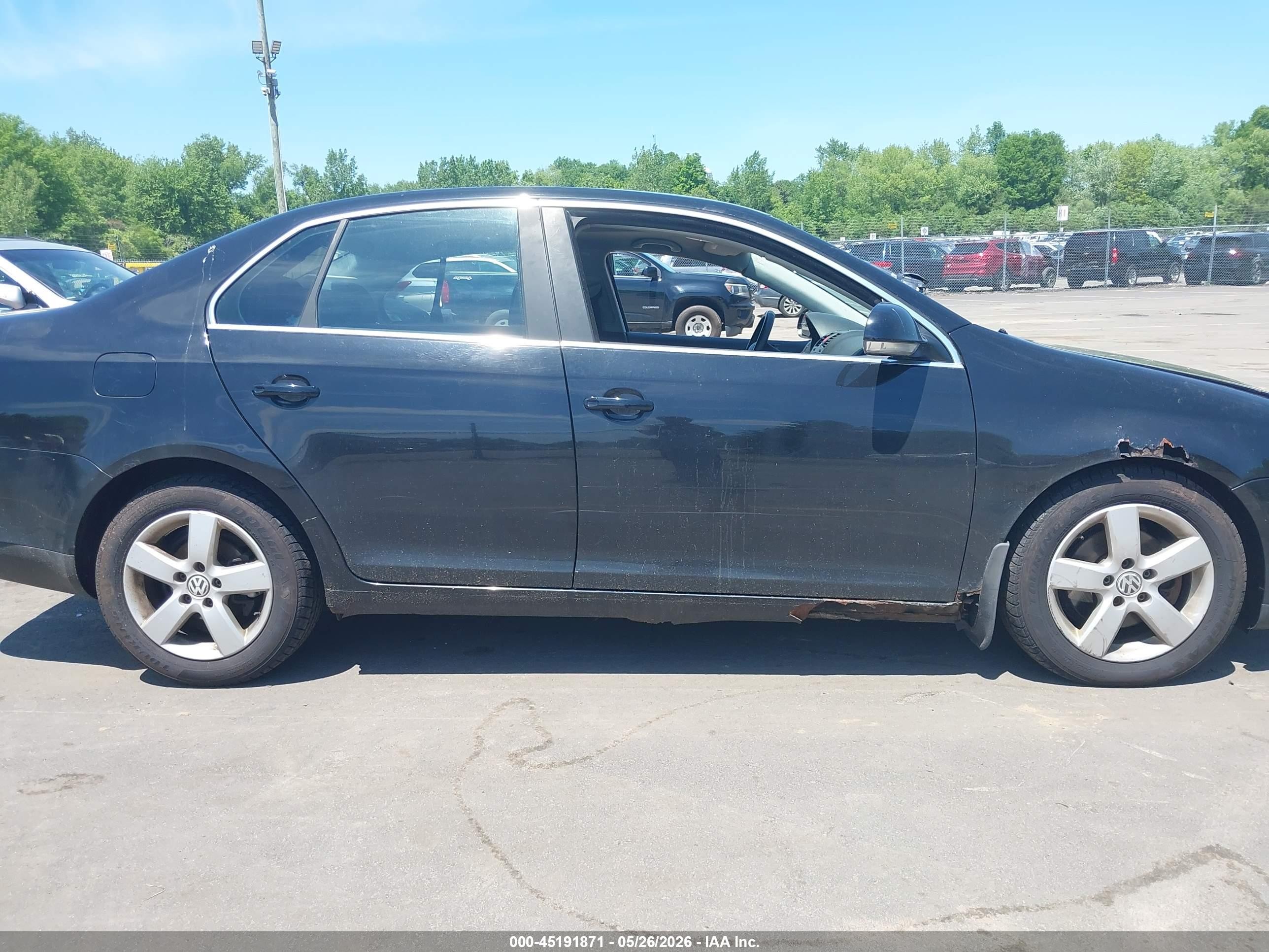 2008 Volkswagen Jetta Se Черный vin: 3VWRZ71K28M102413