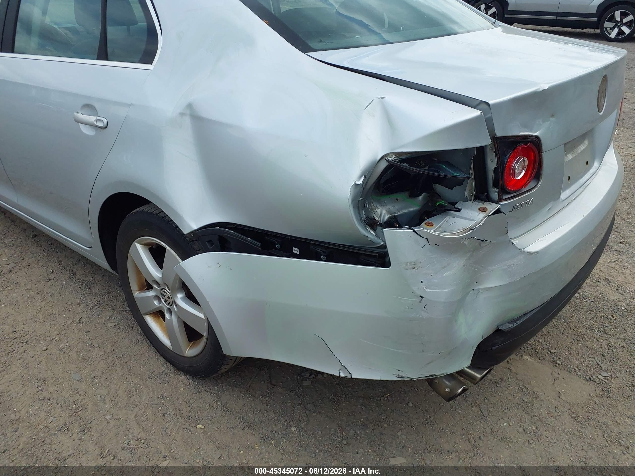 2009 Volkswagen Jetta Se/sel Silver vin: 3VWRZ71K29M007075