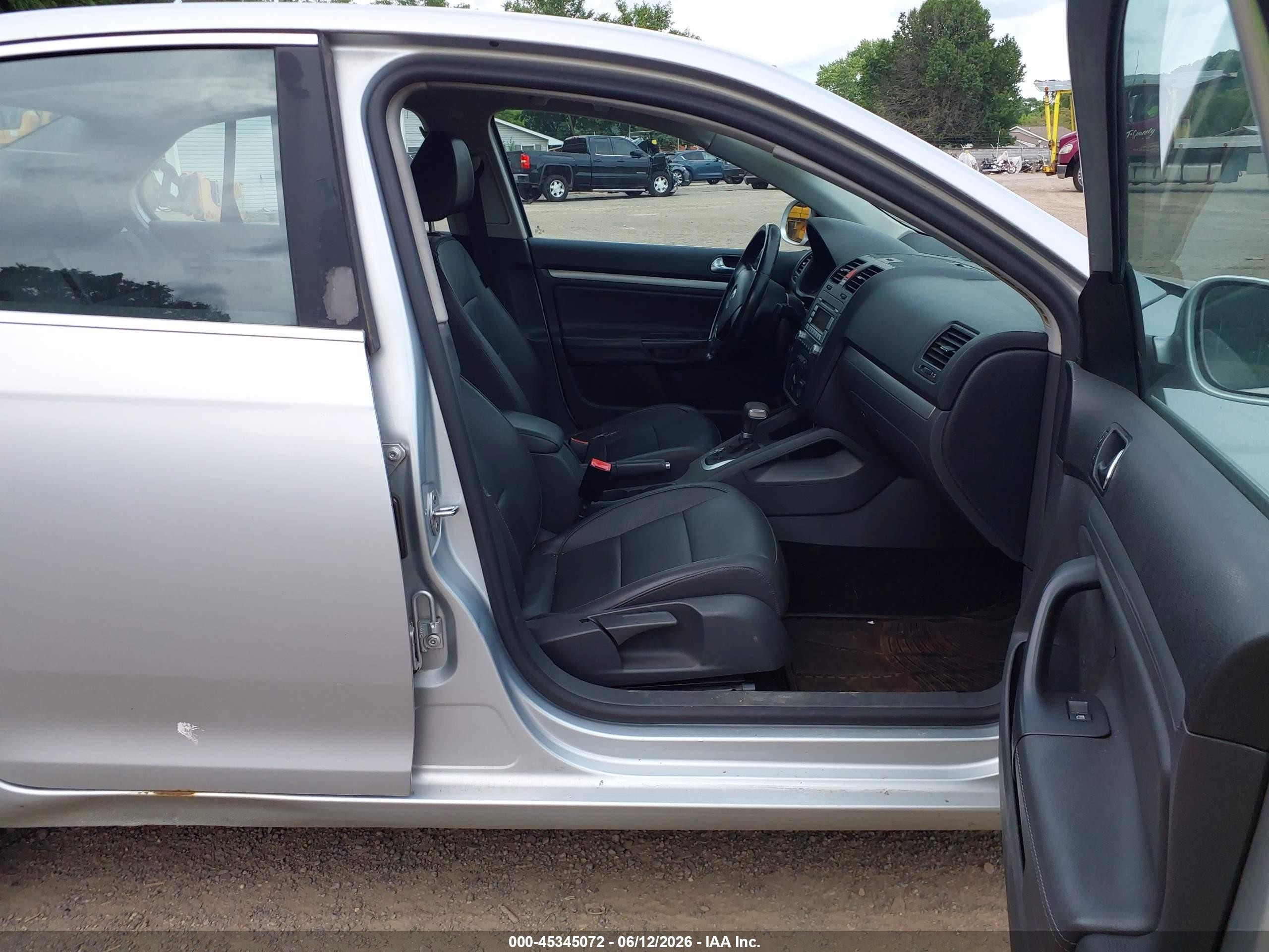 2009 Volkswagen Jetta Se/sel Silver vin: 3VWRZ71K29M007075