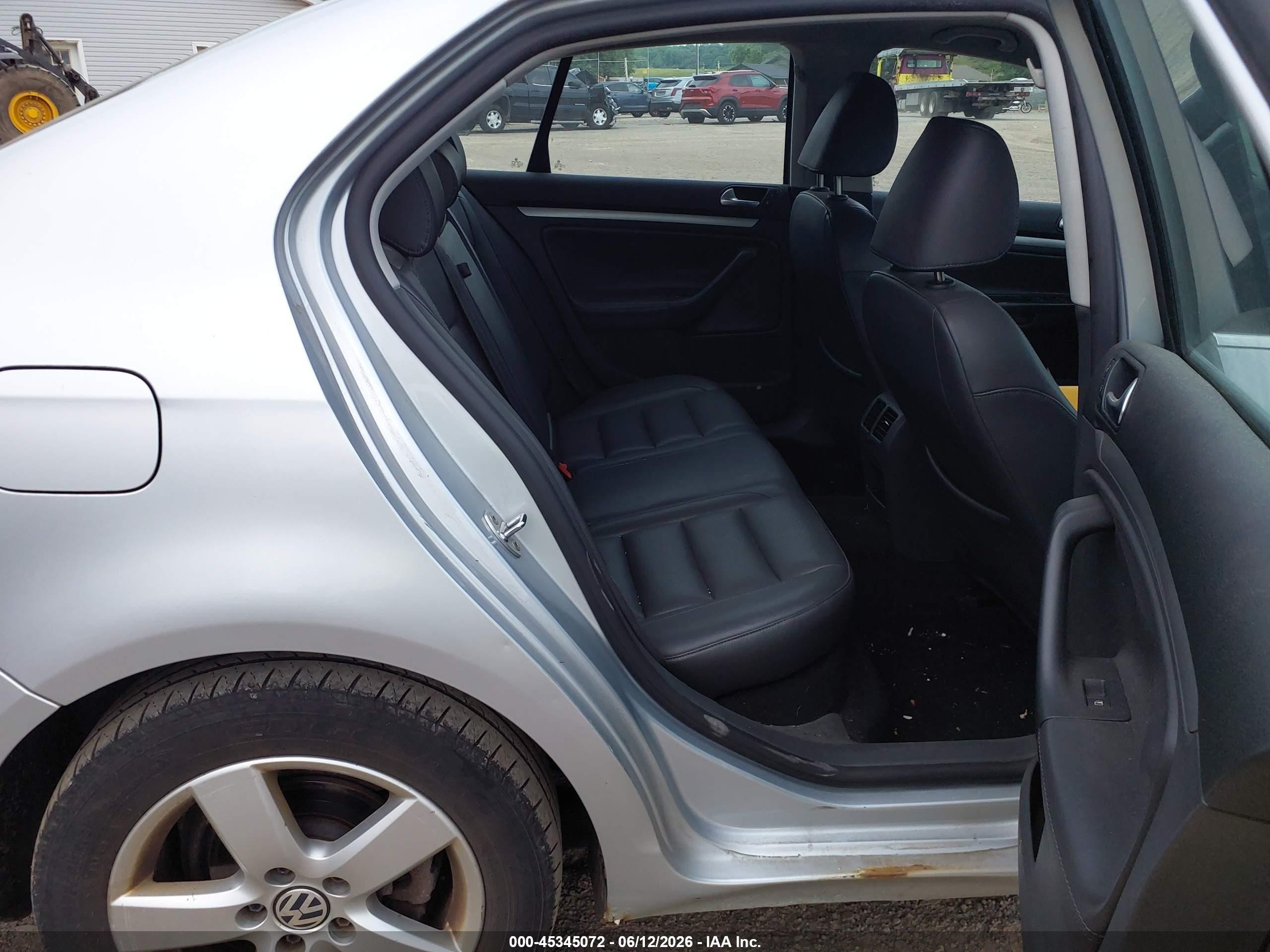 2009 Volkswagen Jetta Se/sel Silver vin: 3VWRZ71K29M007075
