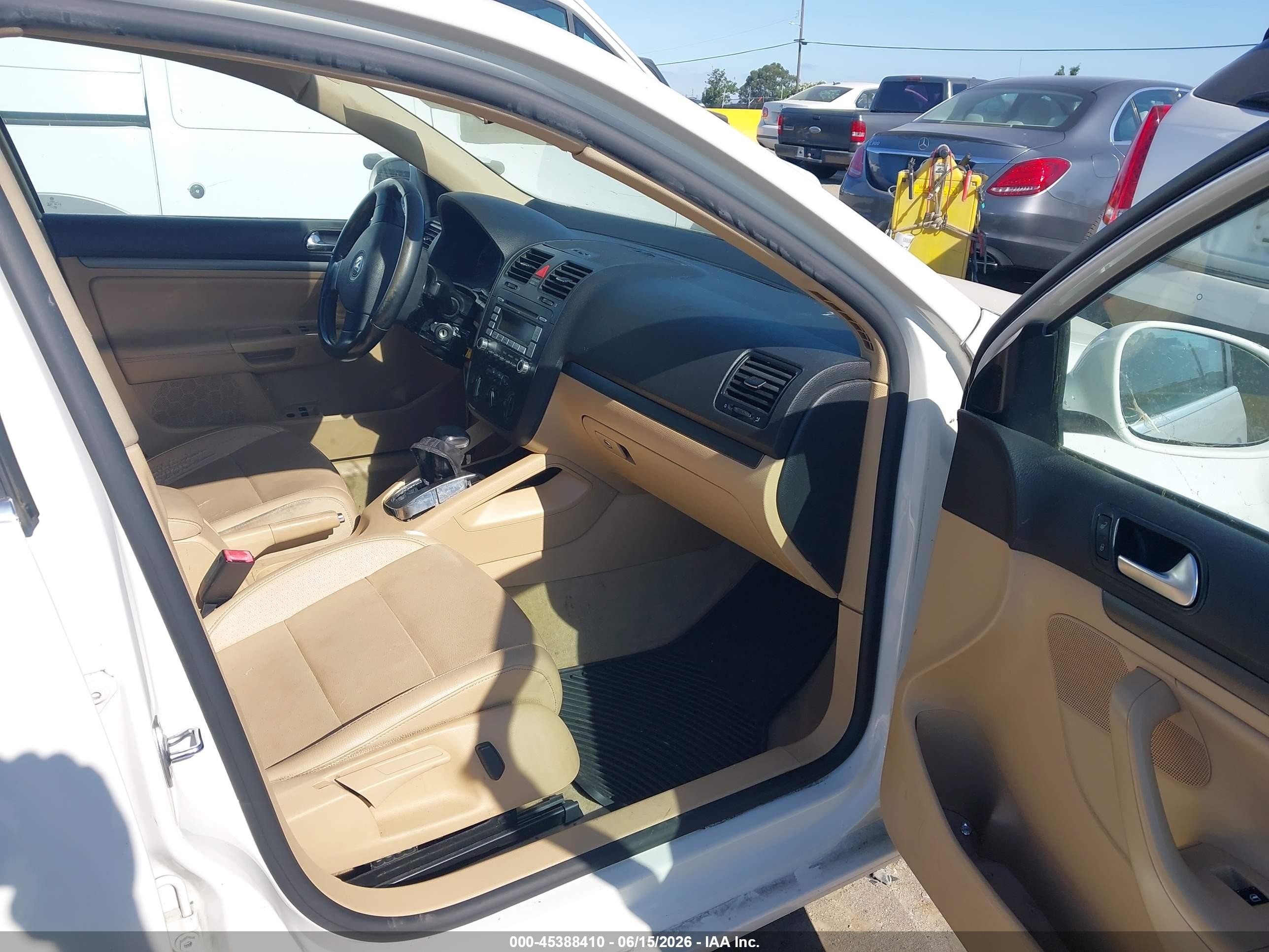 2009 Volkswagen Jetta Se/sel White vin: 3VWRZ71K29M062657