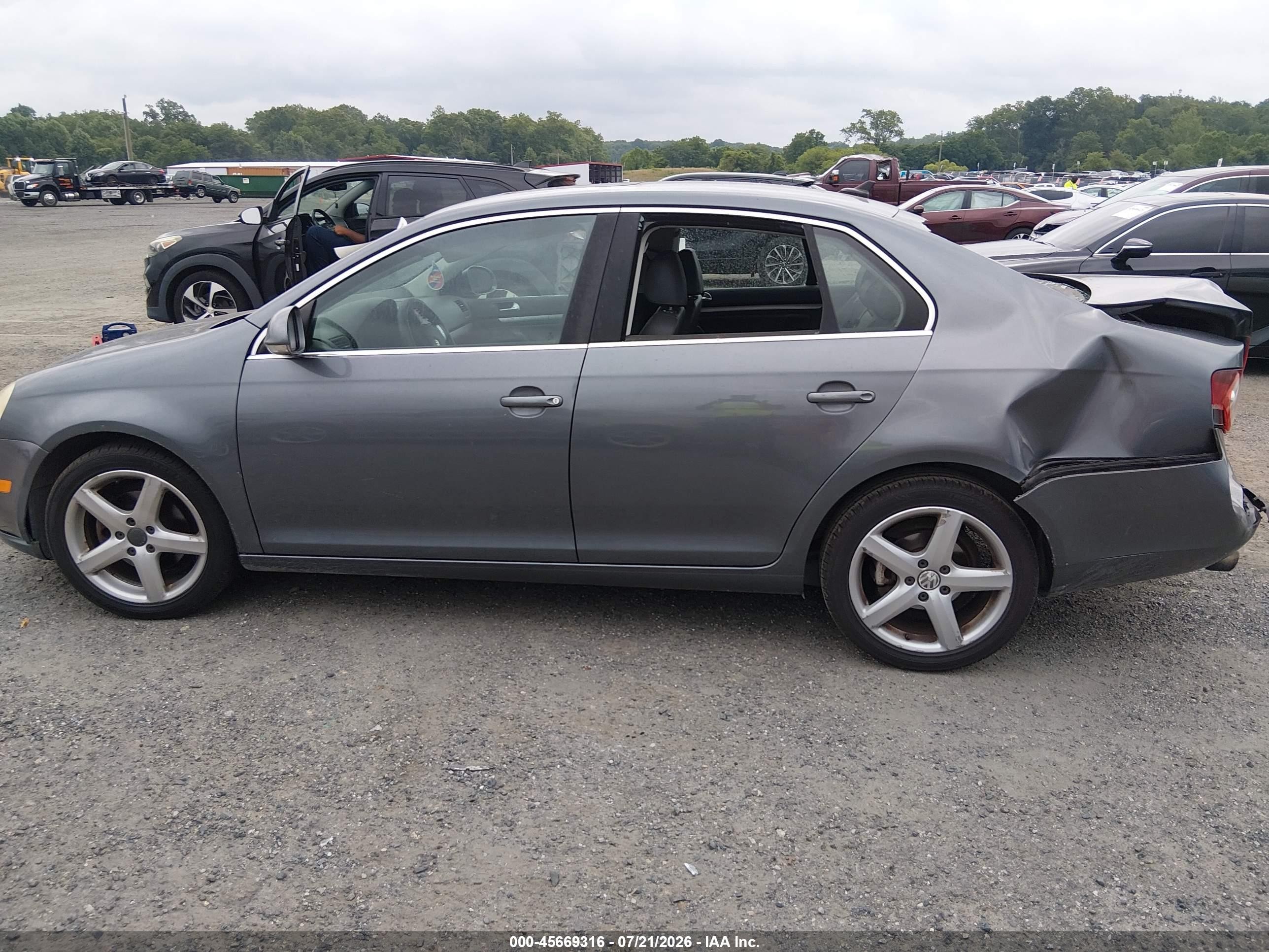 2008 Volkswagen Jetta Se/sel Серый vin: 3VWRZ71K38M073956