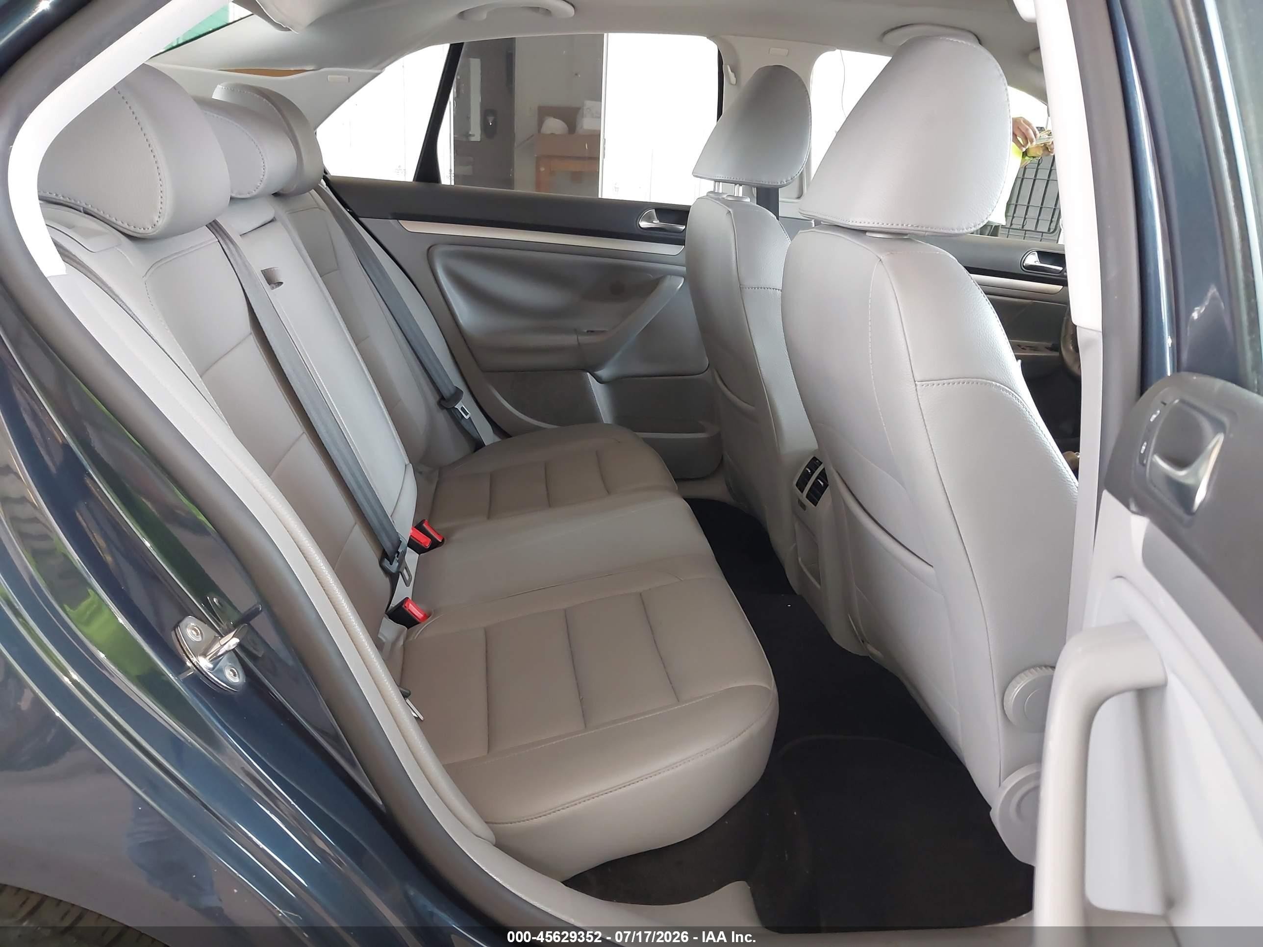 2009 Volkswagen Jetta Se Blue vin: 3VWRZ71K49M067603