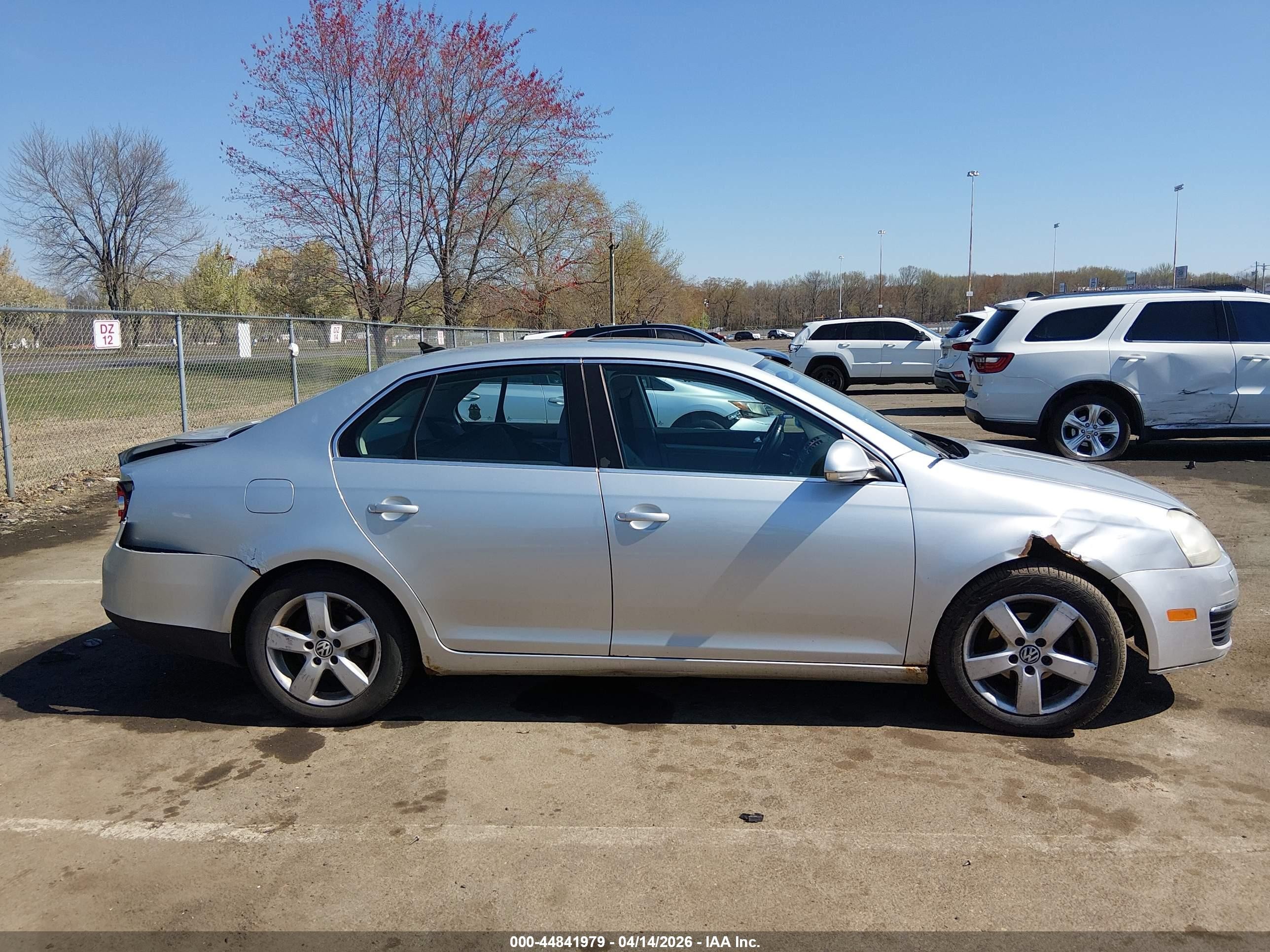 2009 Volkswagen Jetta Se Silver vin: 3VWRZ71K49M157057