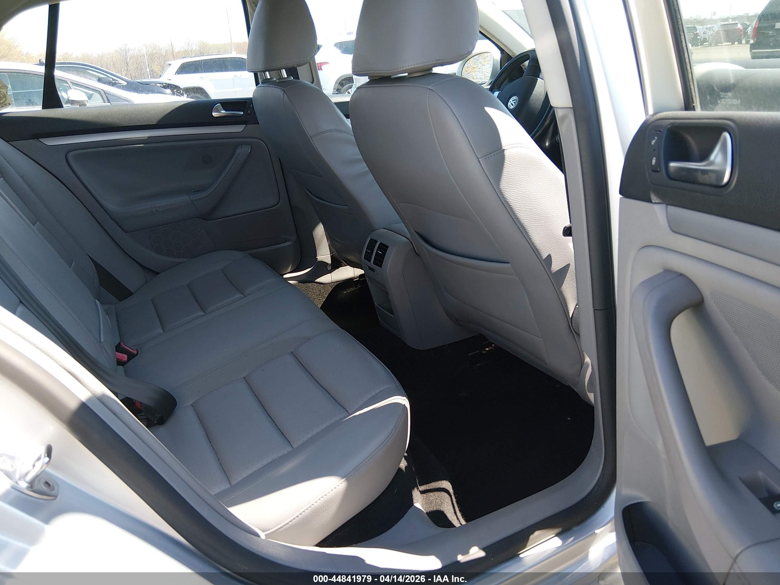 2009 Volkswagen Jetta Se Silver vin: 3VWRZ71K49M157057