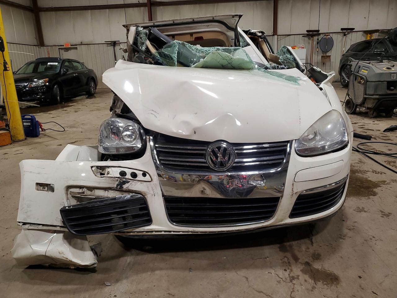 2008 Volkswagen Jetta Se Белый vin: 3VWRZ71K68M012911