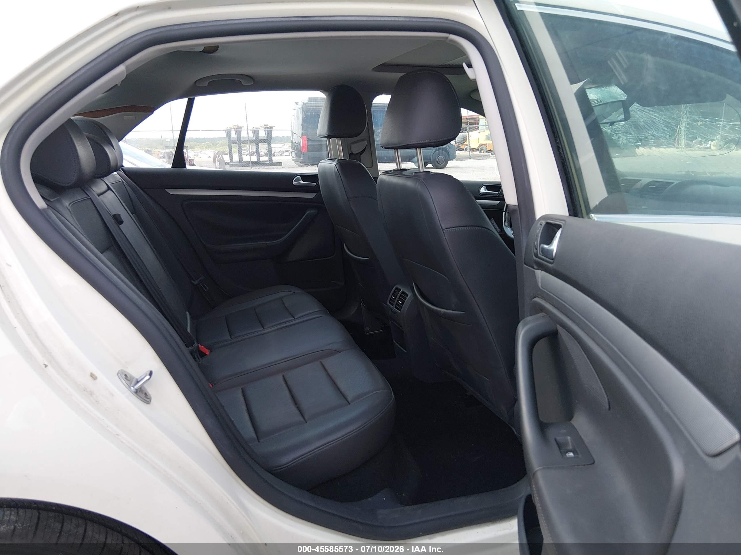 2008 Volkswagen Jetta Se/sel White vin: 3VWRZ71K78M032245