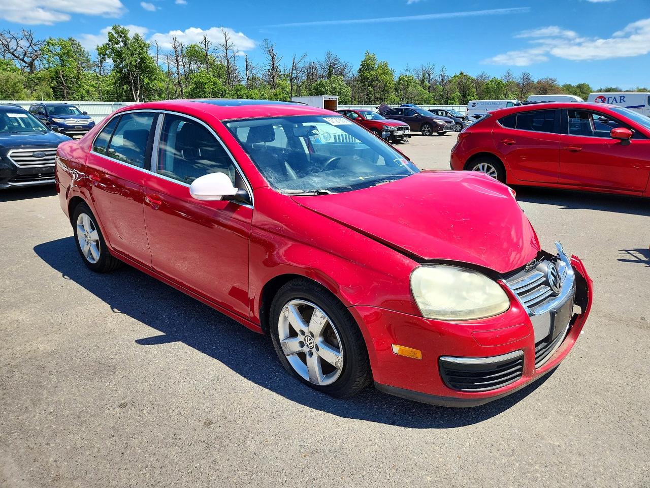 2009 Volkswagen Jetta Red vin: 3VWRZ71K79M036720