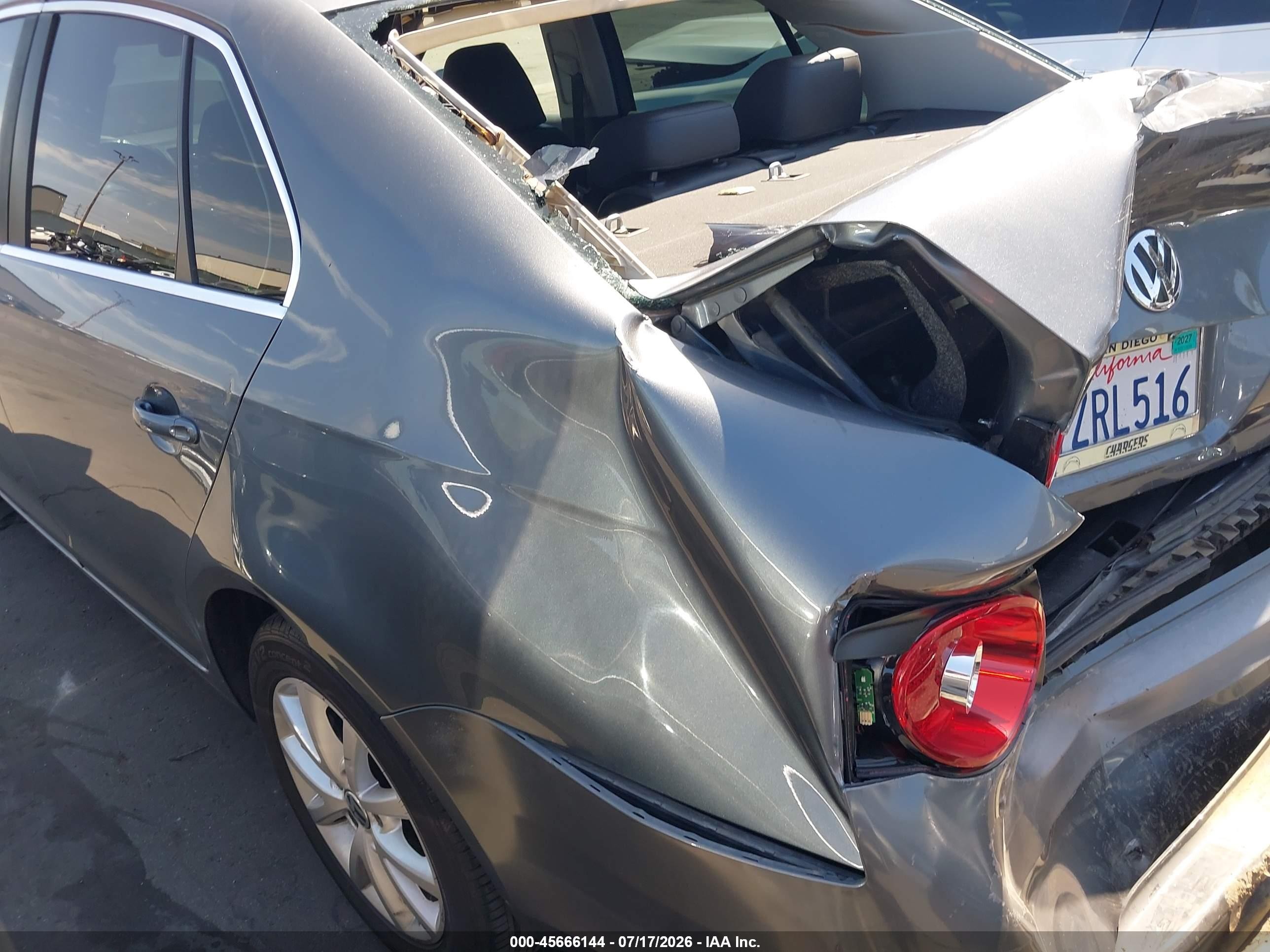 2010 Volkswagen Jetta Se Gray vin: 3VWRZ7AJ0AM047358