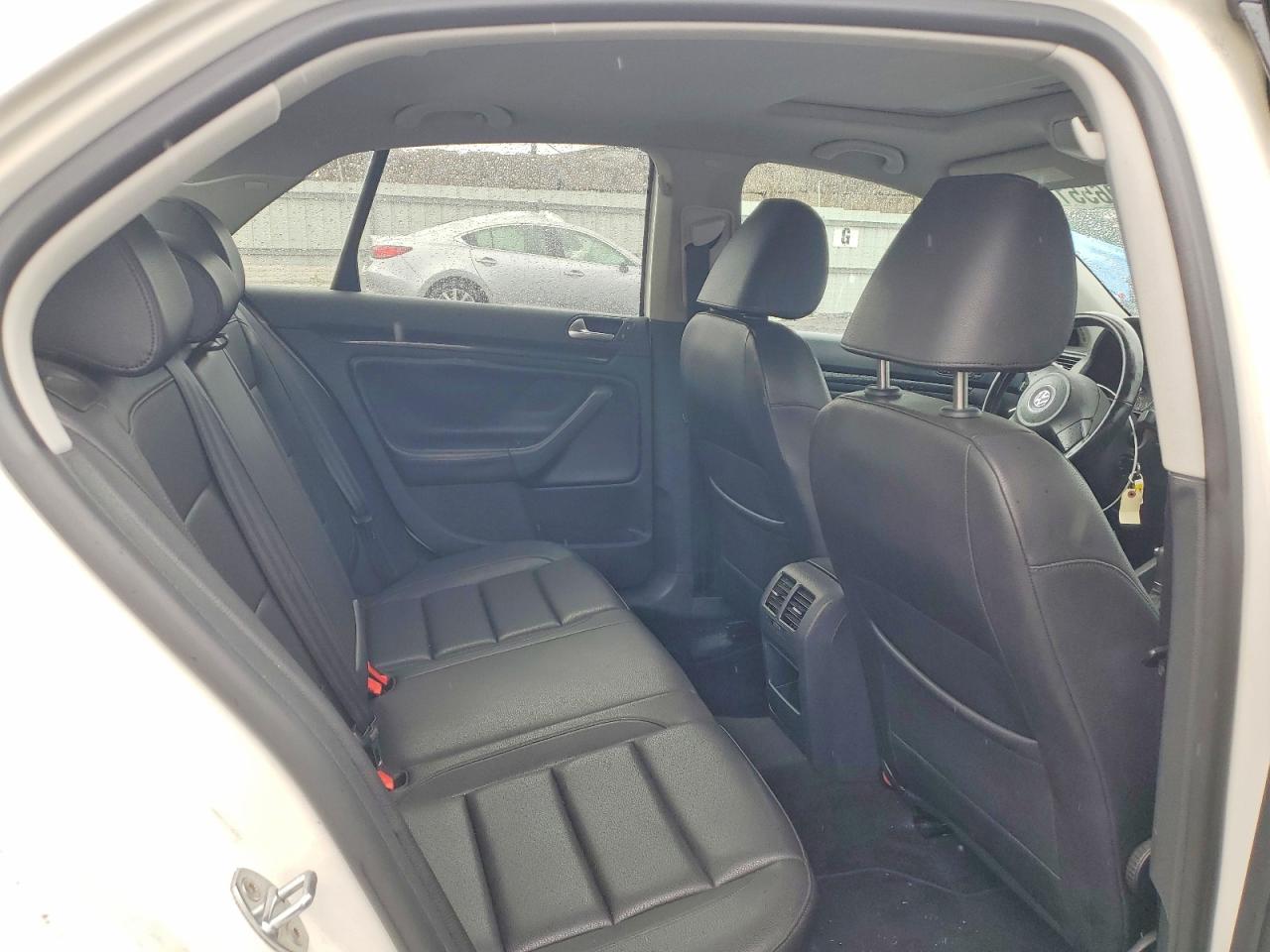 2010 Volkswagen Jetta Se White vin: 3VWRZ7AJ0AM061051